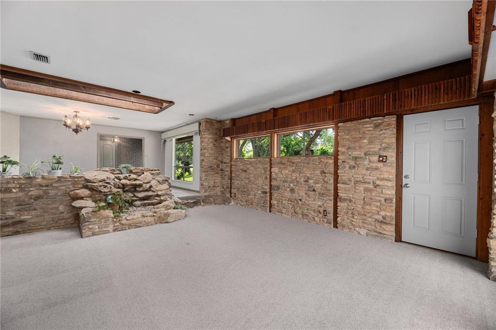 610 Lancelot Way Property Photo 11