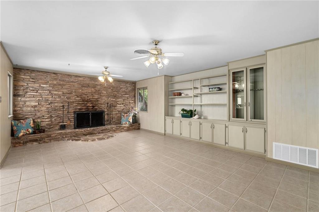 610 Lancelot Way Property Photo 12