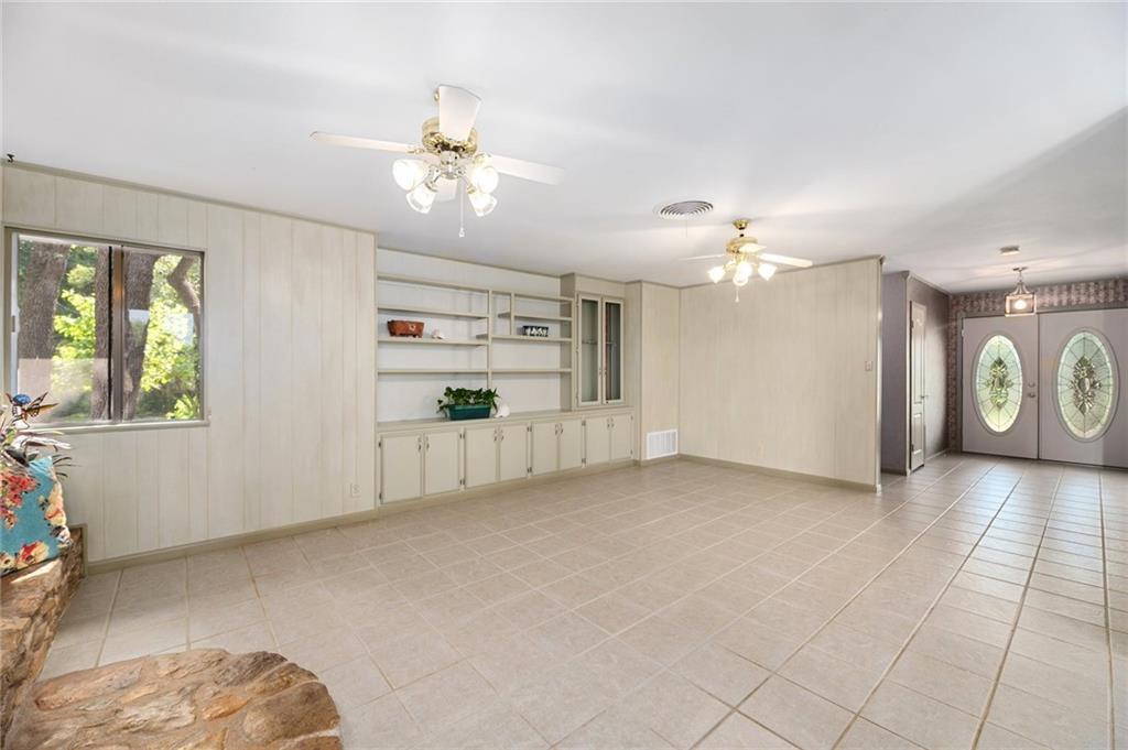 610 Lancelot Way Property Photo 14