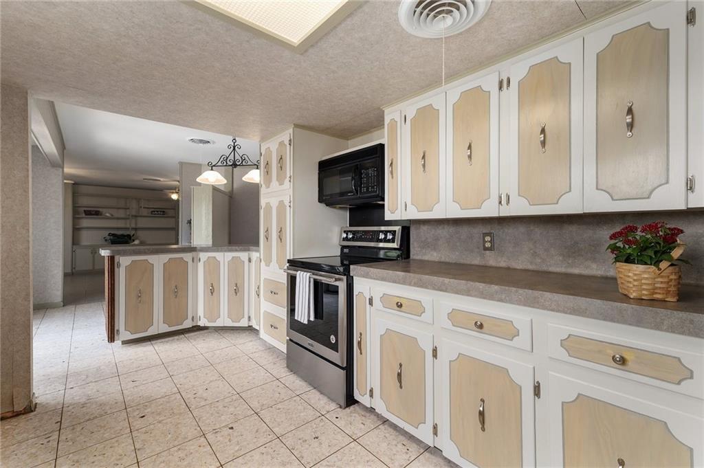 610 Lancelot Way Property Photo 17