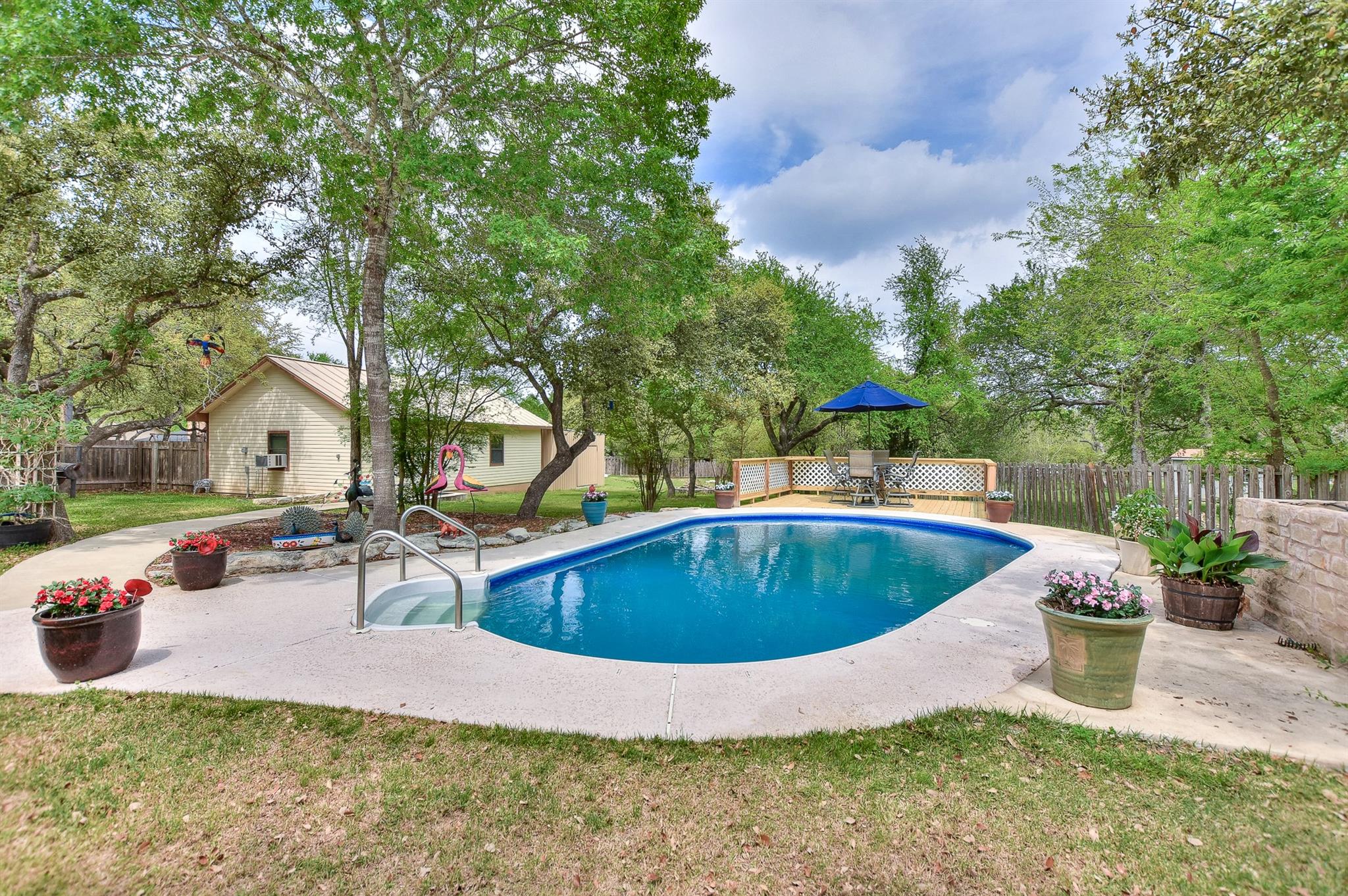 527 W Esparada Dr Property Photo 1