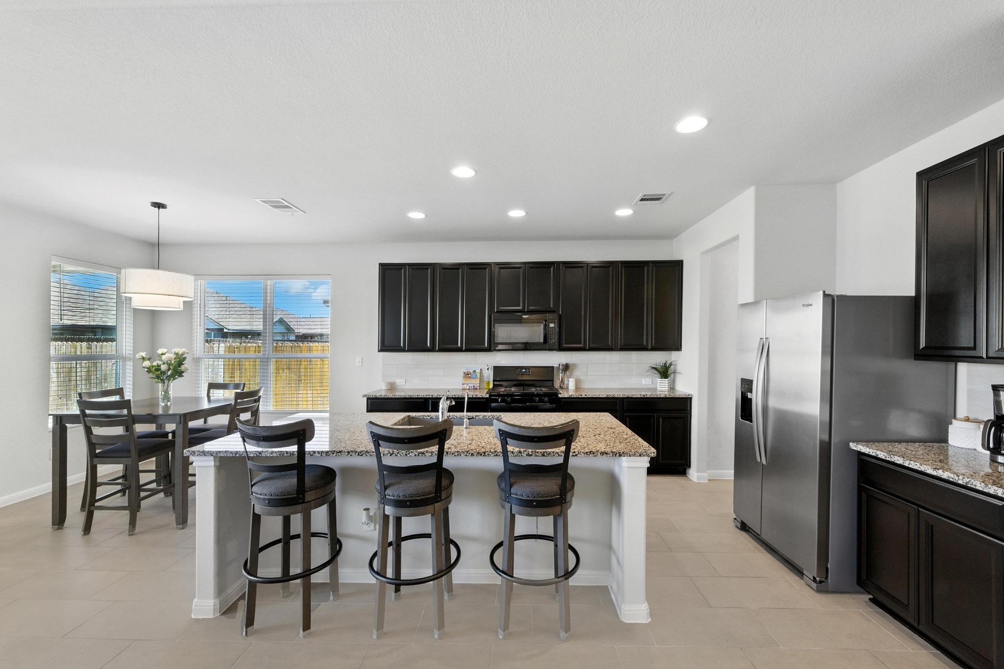 901 S San Marcos St Property Photo 6