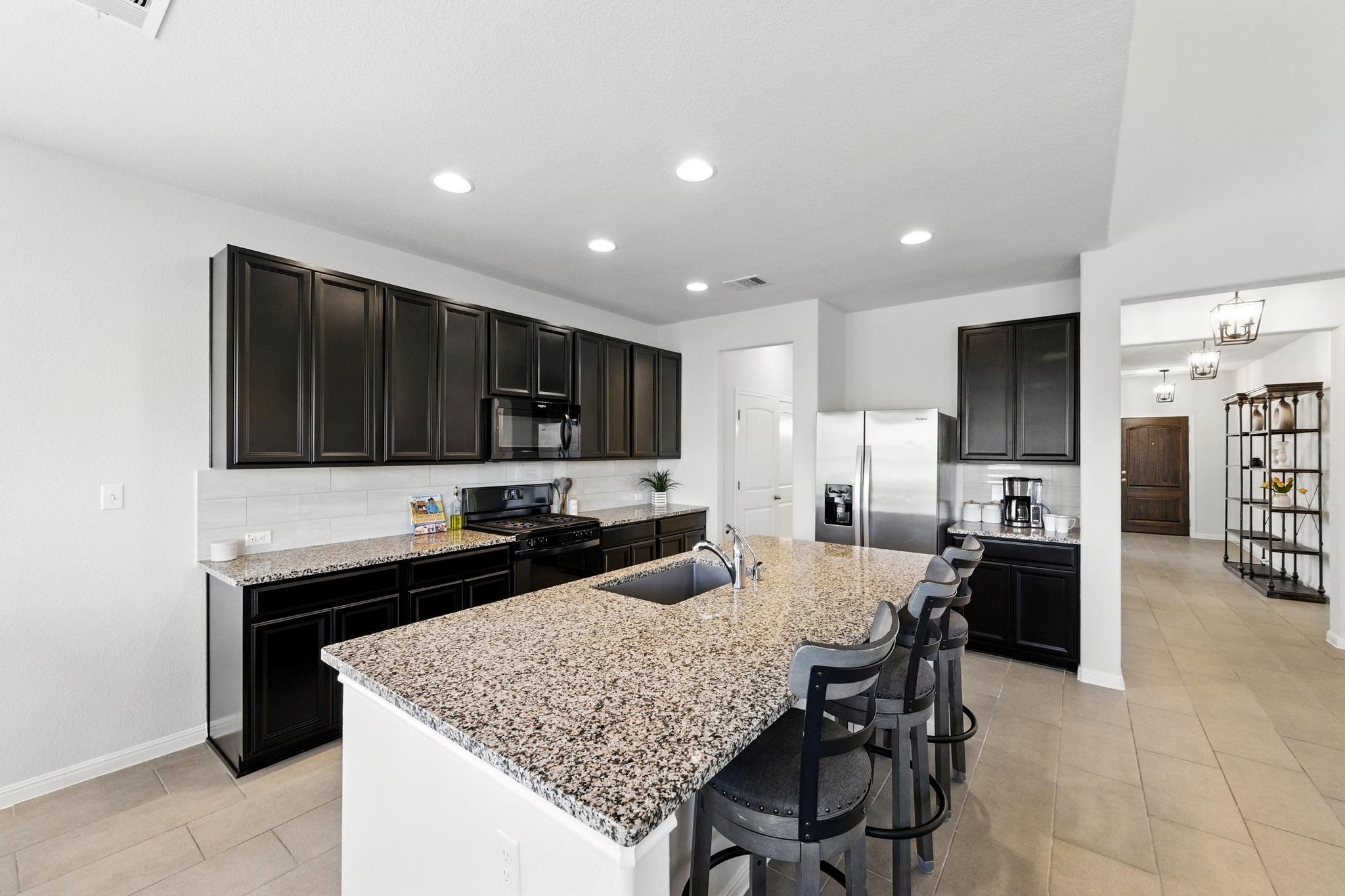 901 S San Marcos St Property Photo 7