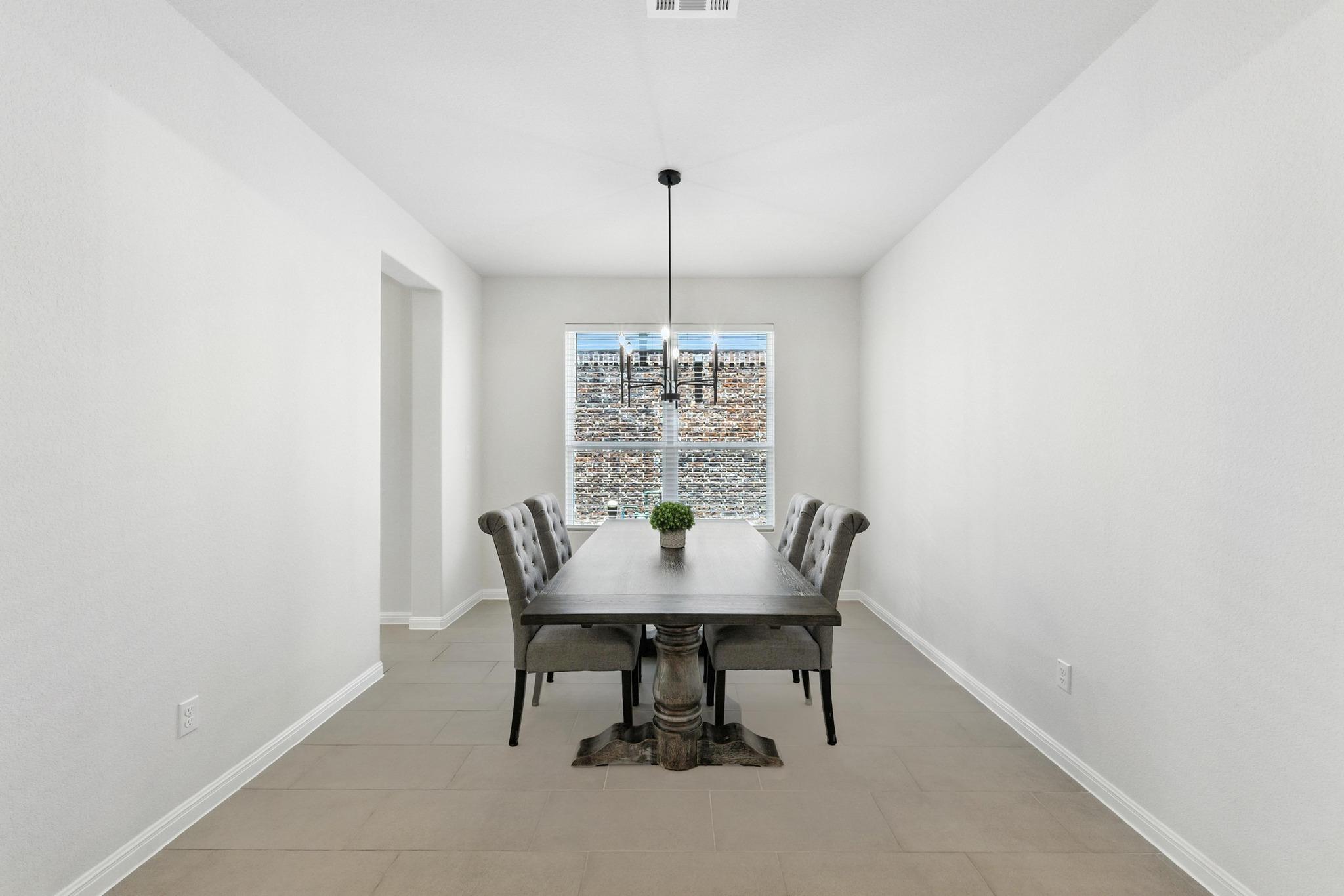 901 S San Marcos St Property Photo 14