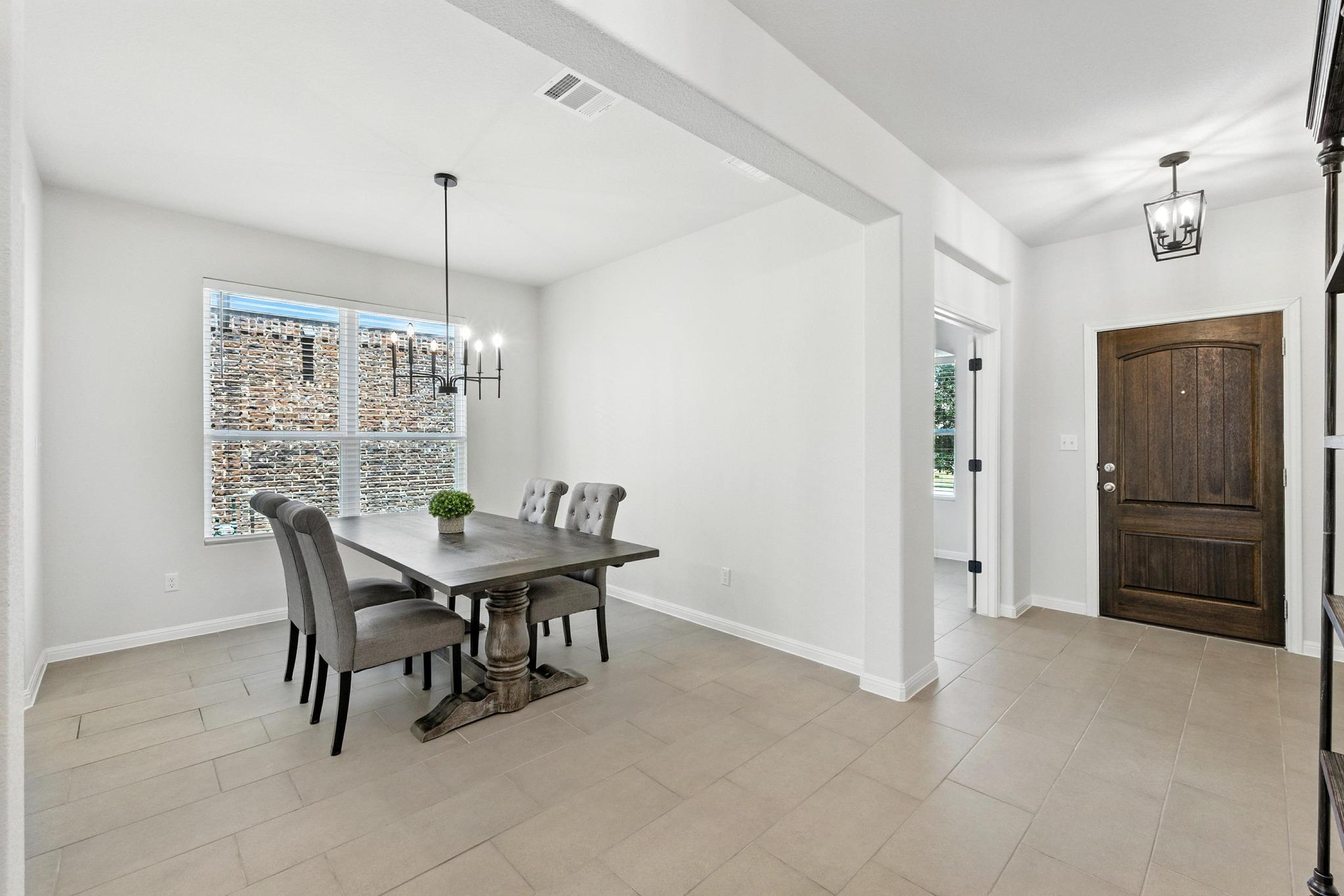 901 S San Marcos St Property Photo 15