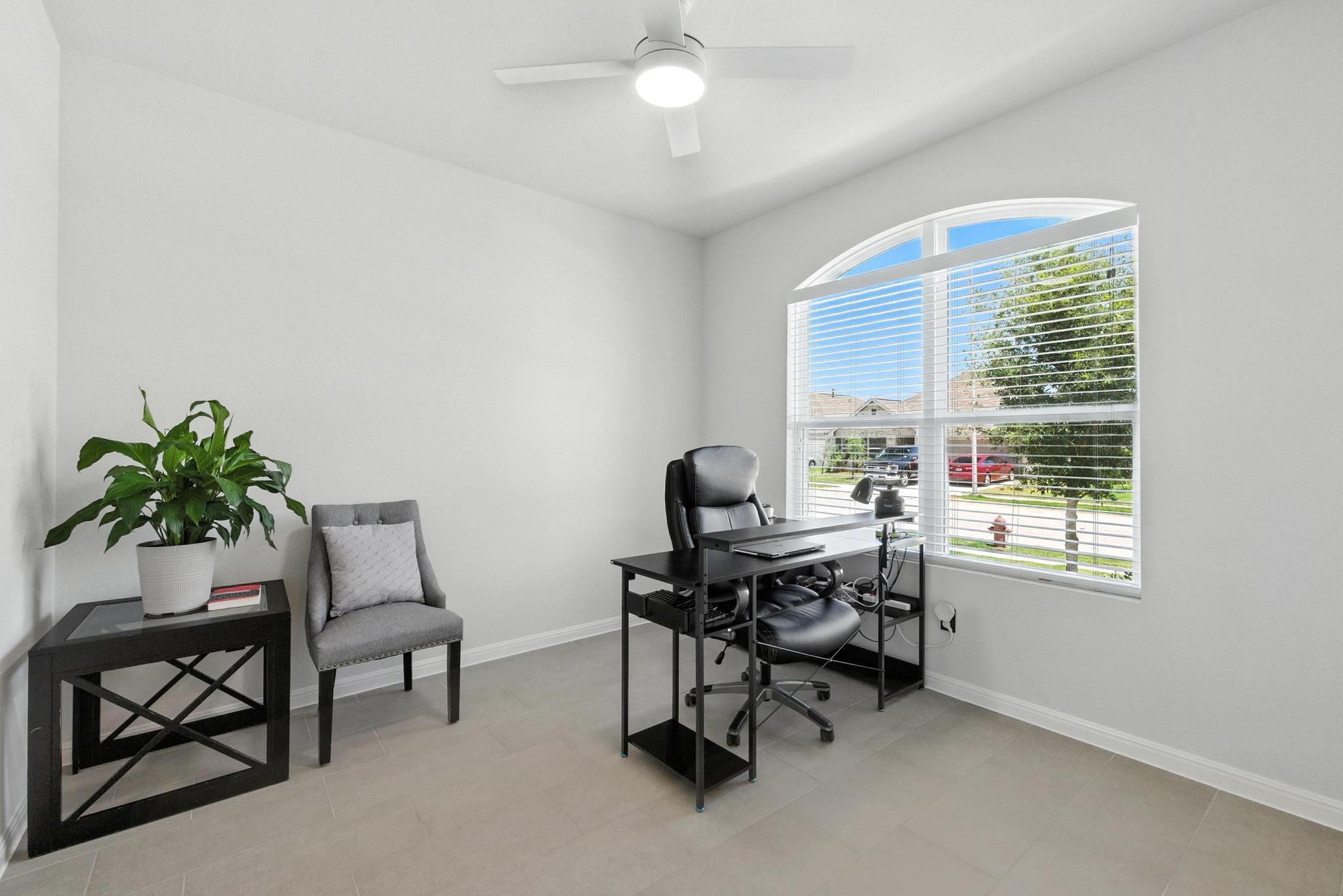 901 S San Marcos St Property Photo 16