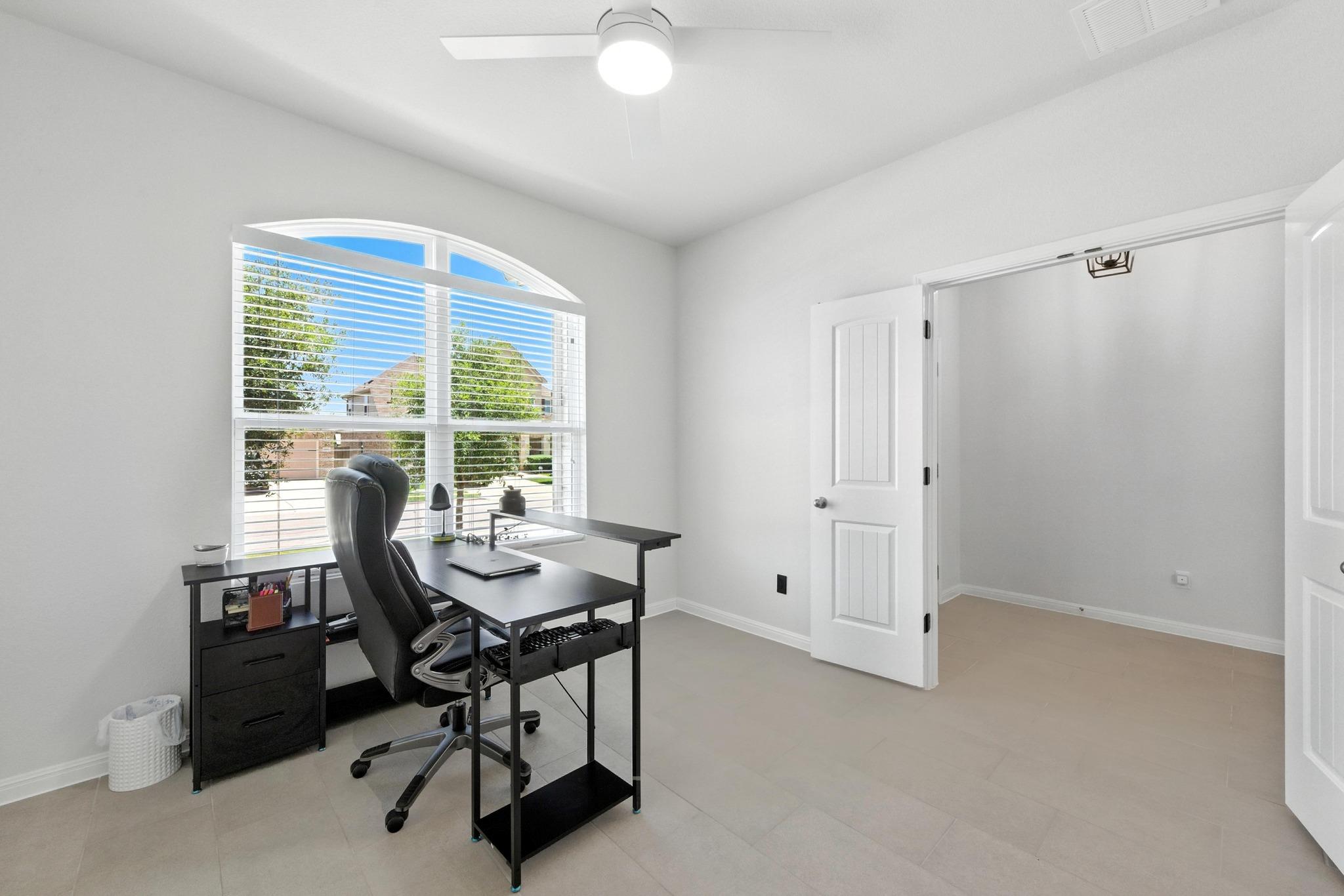 901 S San Marcos St Property Photo 17