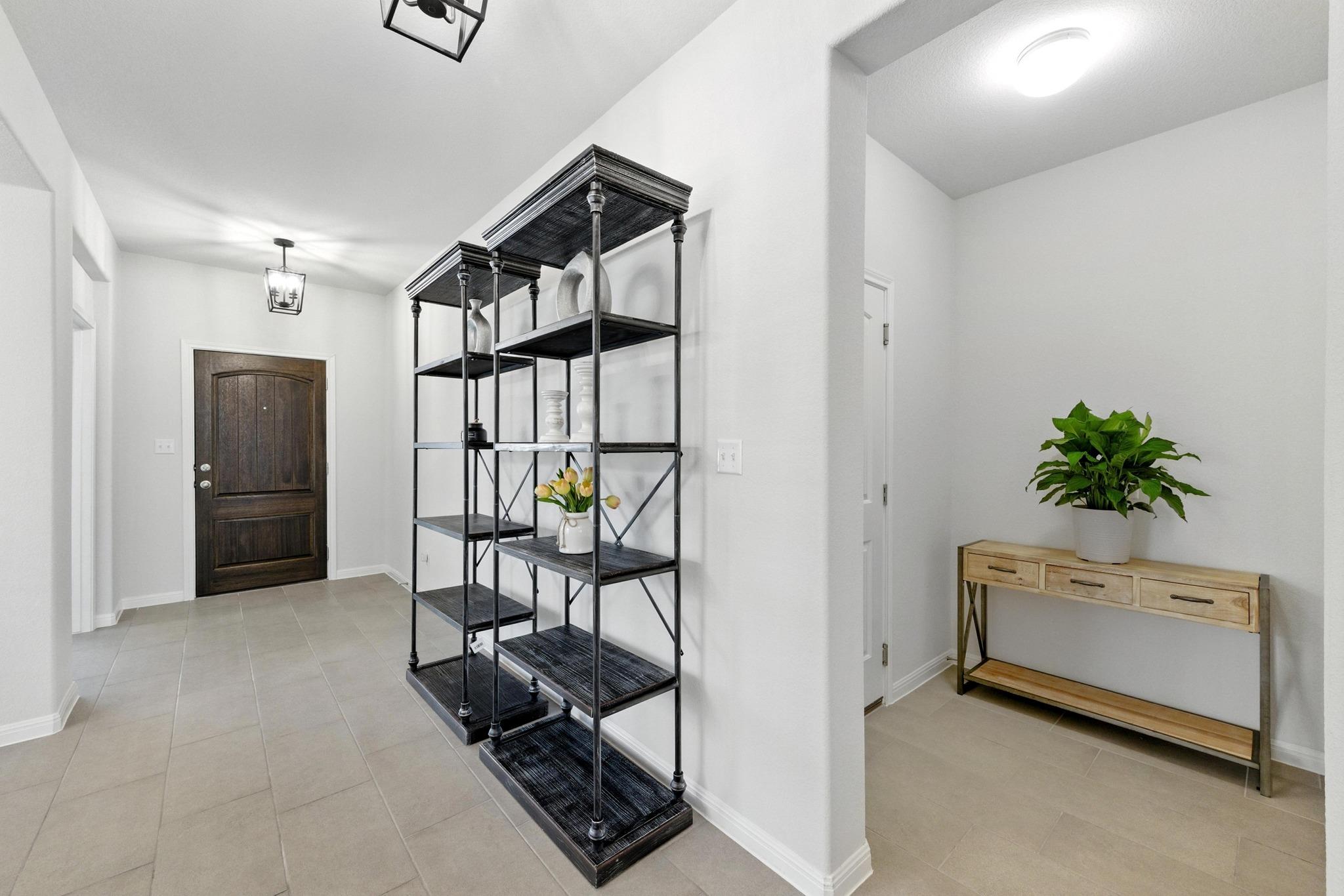 901 S San Marcos St Property Photo 30