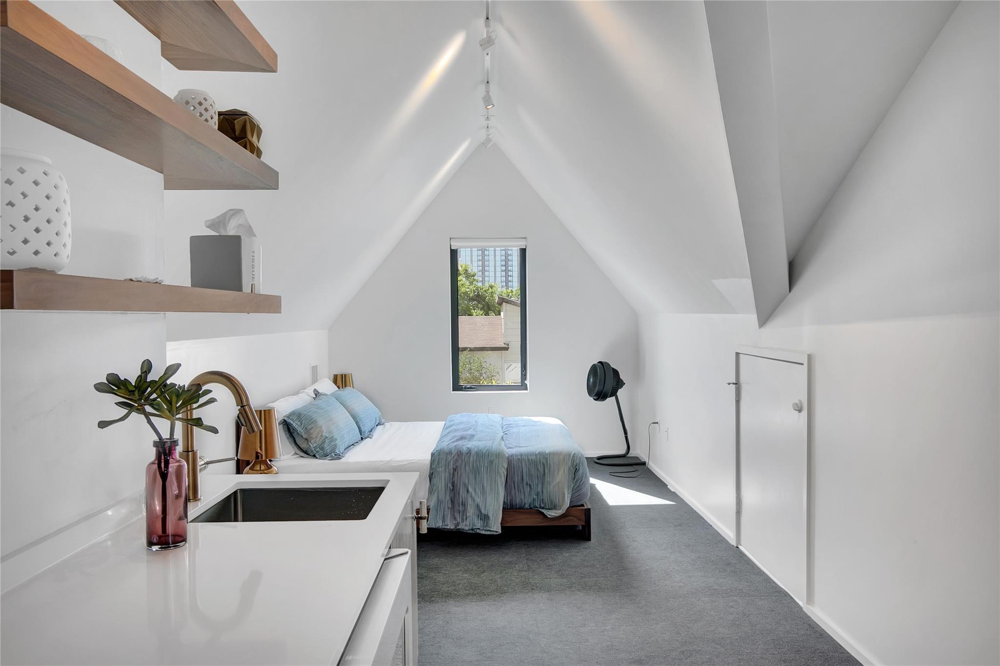 52 Waller St #a Property Photo