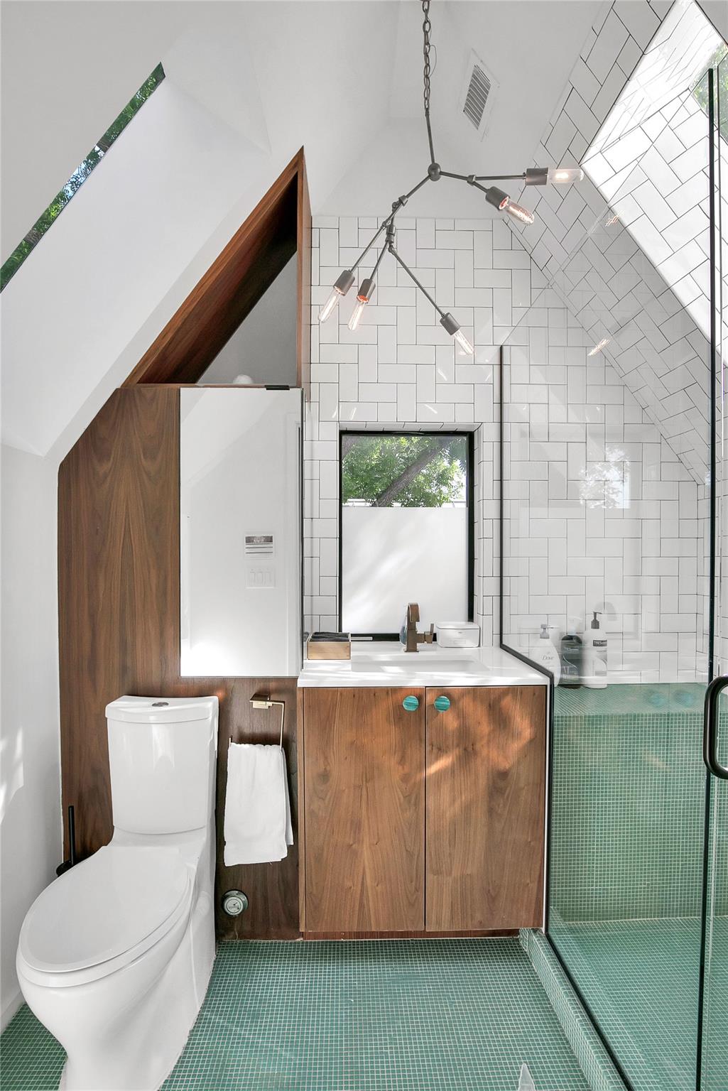 52 Waller St #a Property Photo 7