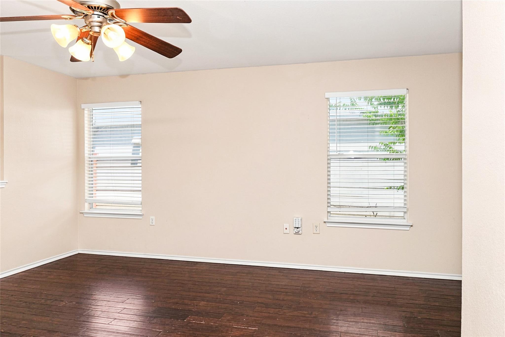 1420 Poppy Seed Ln Property Photo 3