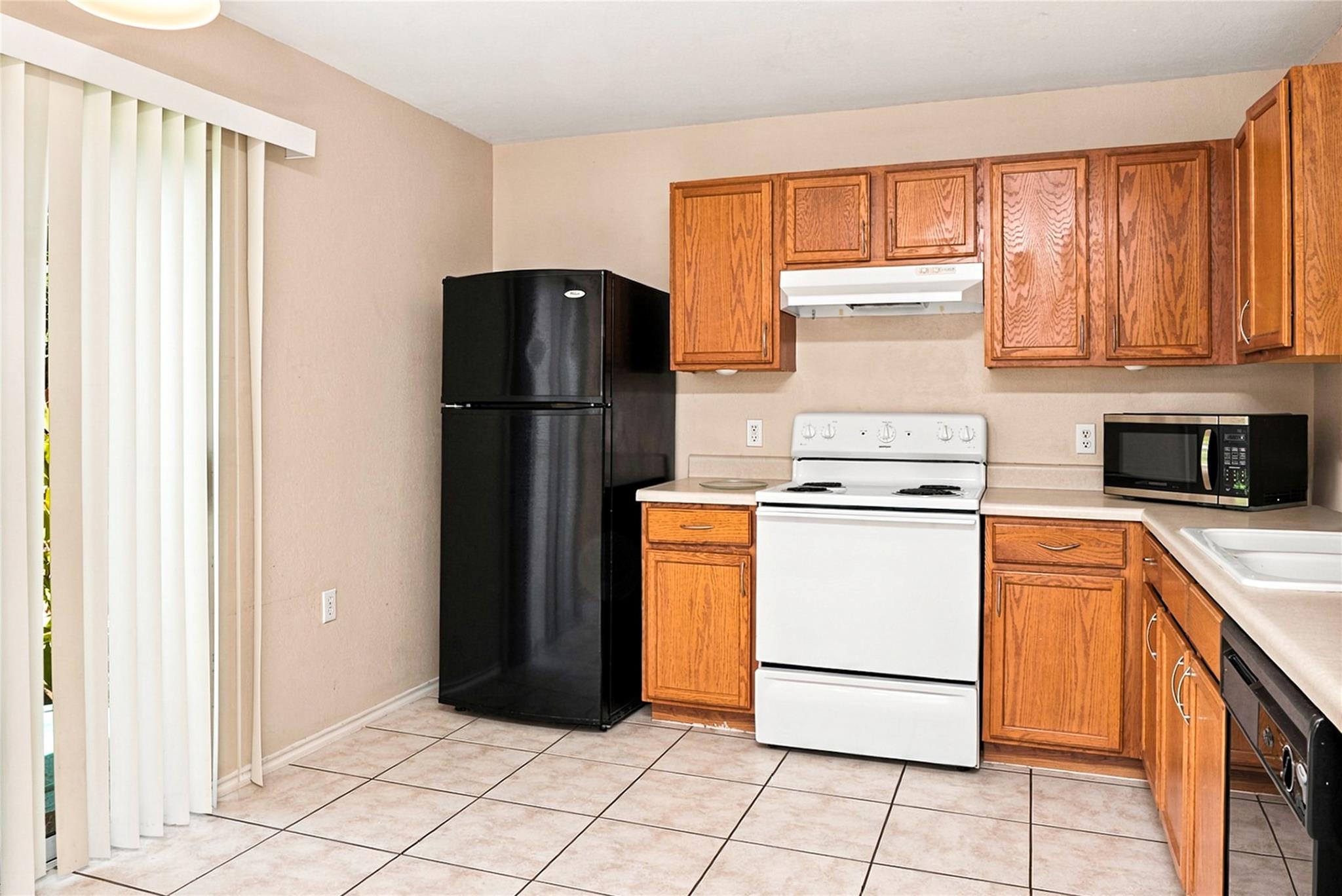 1420 Poppy Seed Ln Property Photo 6