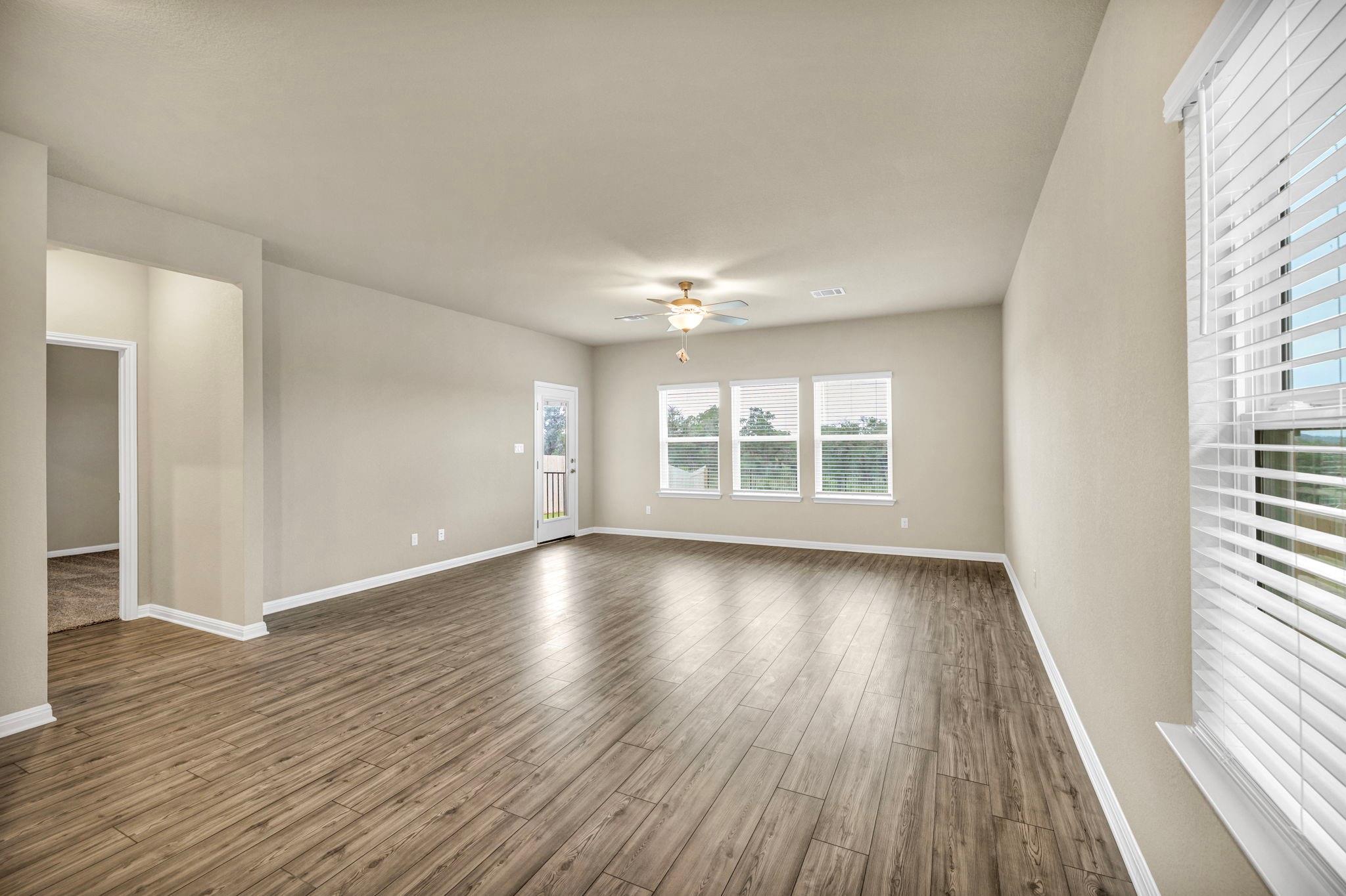 233 El Capitan Loop Property Photo 6