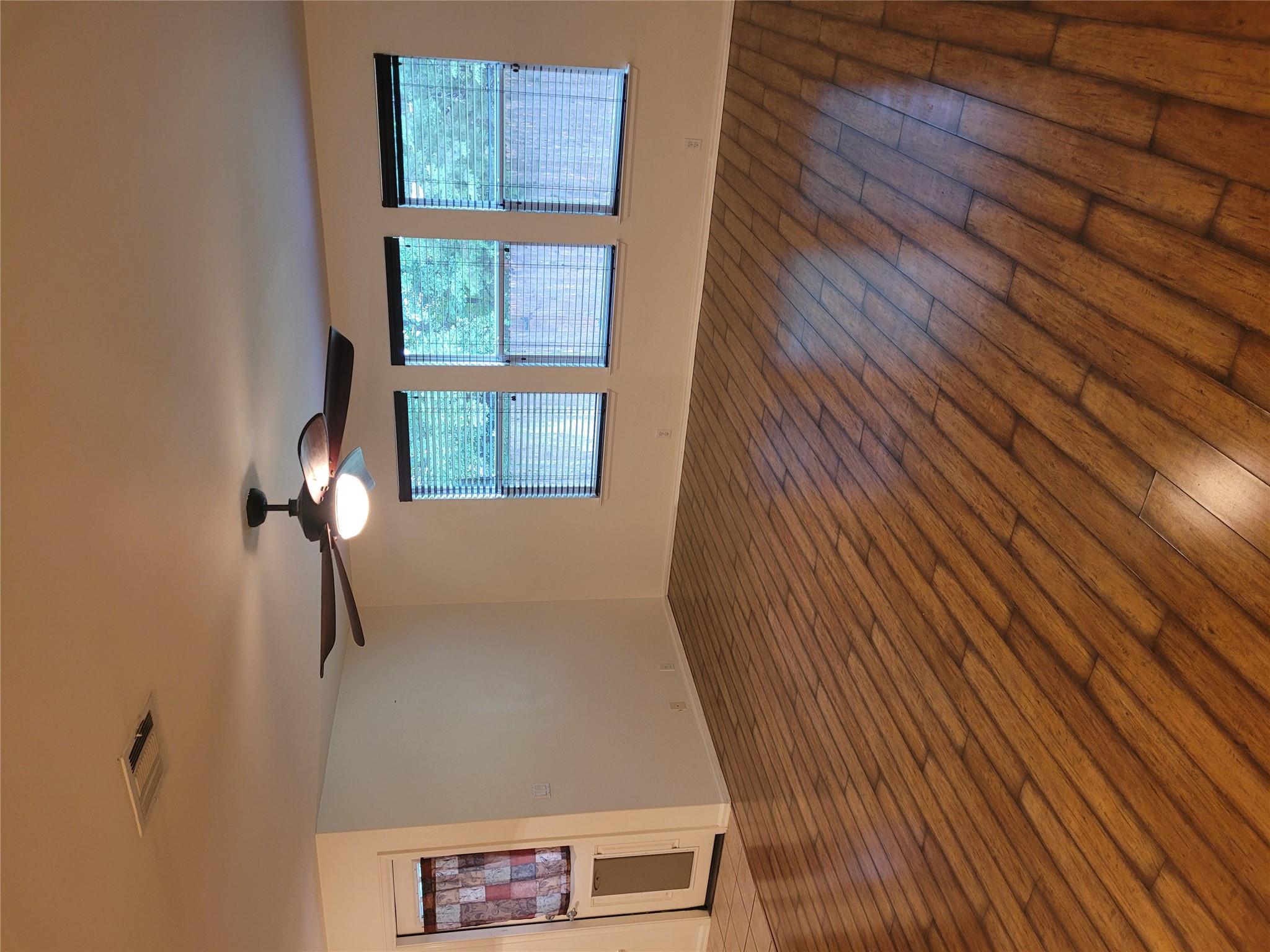 433 Moorhen Cv Property Photo 12