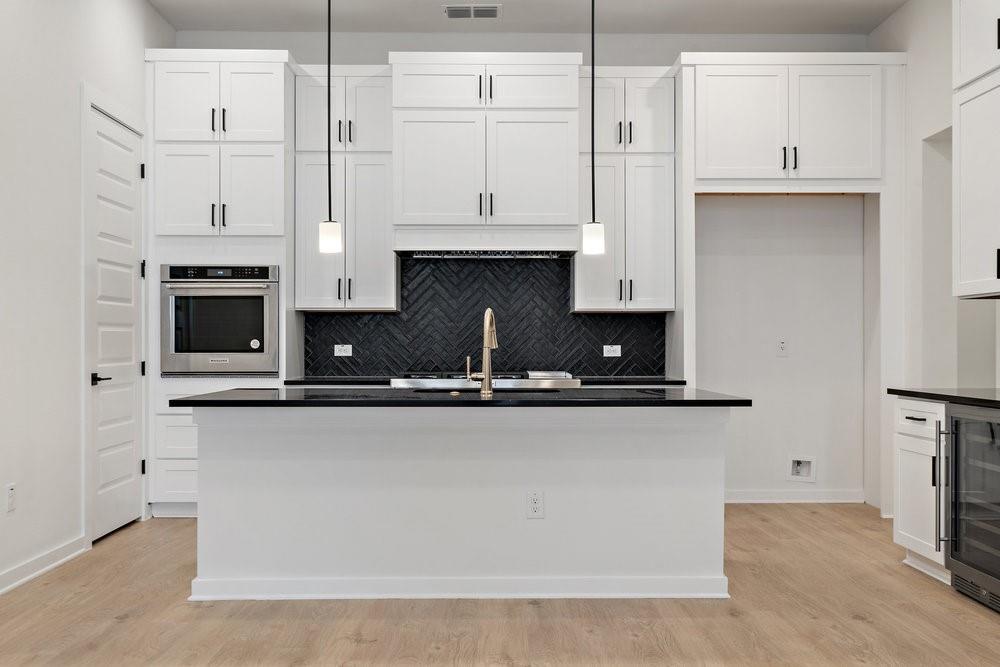 4212 Endurance Way Property Photo 4