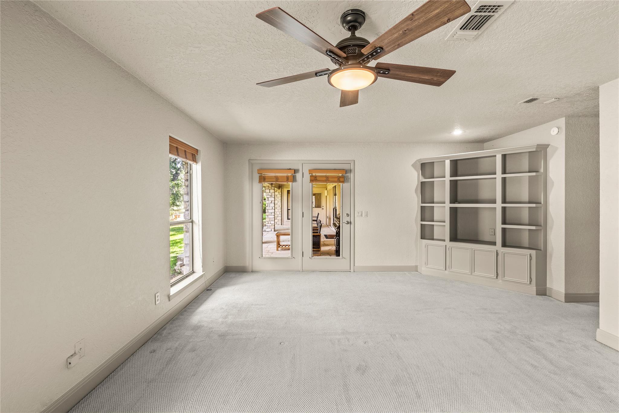 413 Silver Spur Property Photo 18