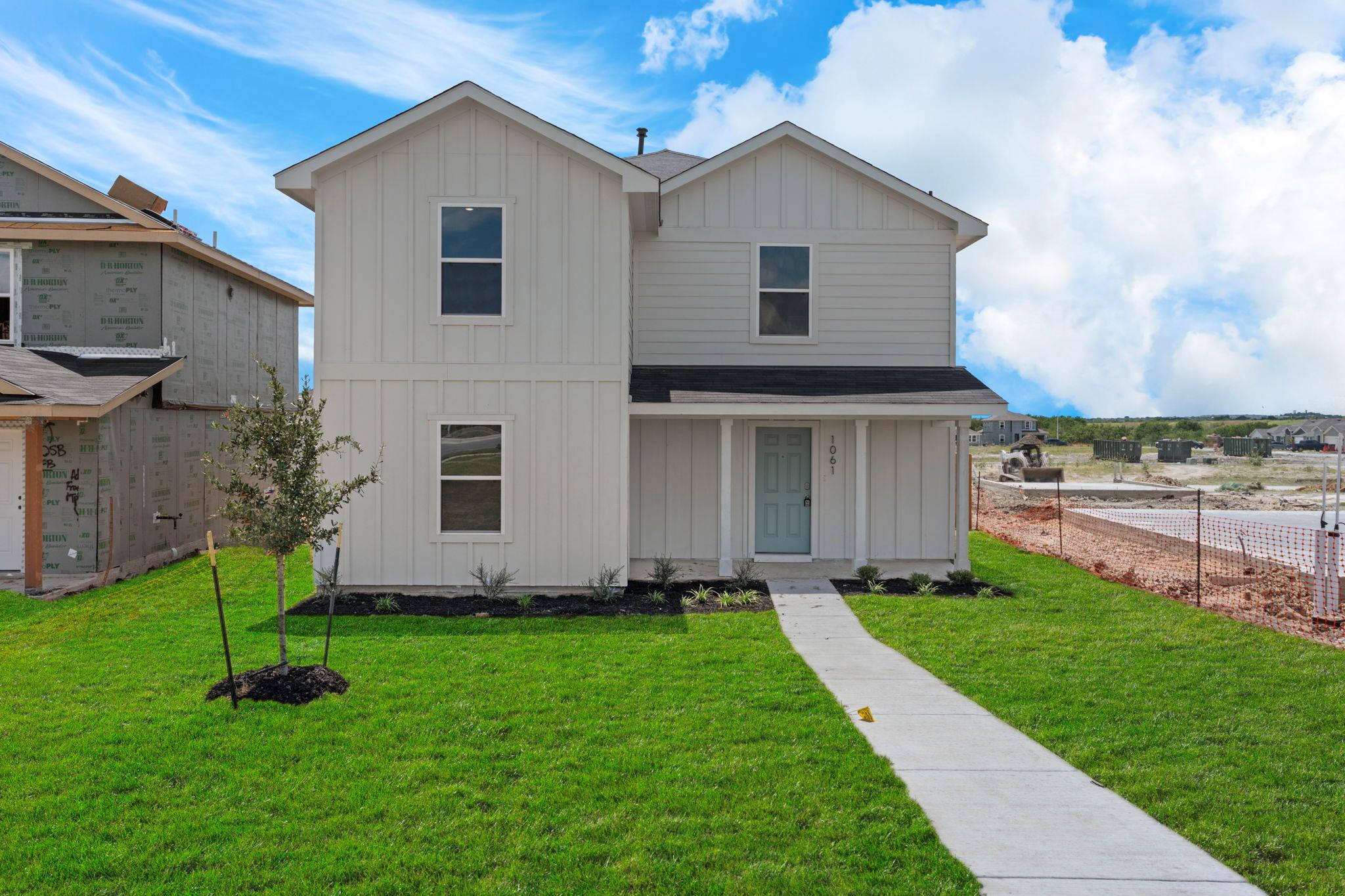 1061 Phantom Hill Blvd Property Photo 1