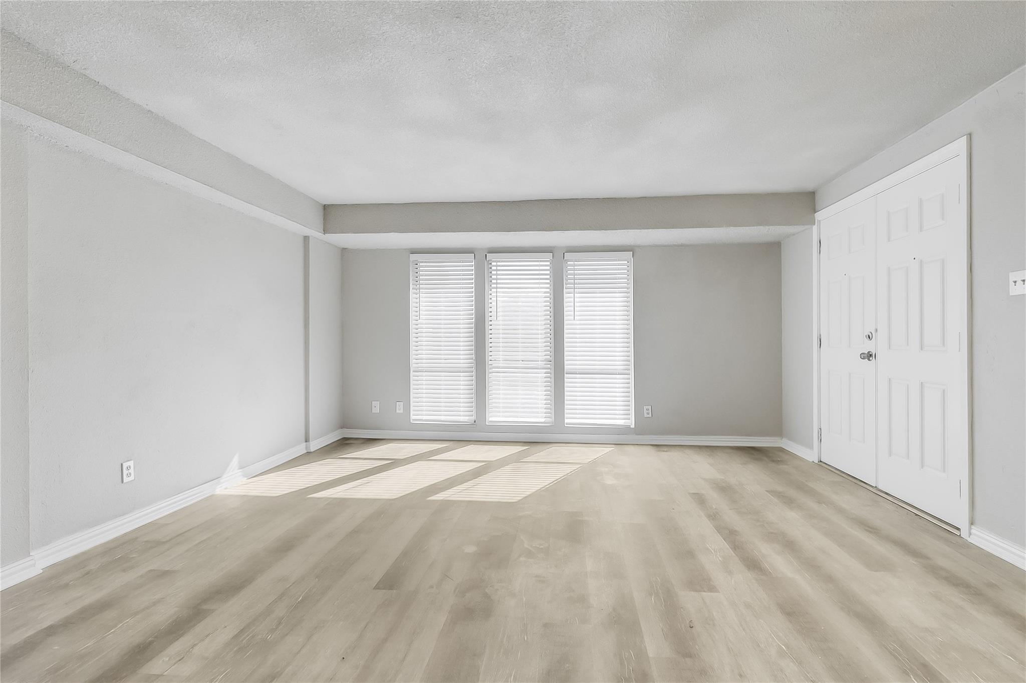 5918 Lago Vista Way #d33 Property Photo 7