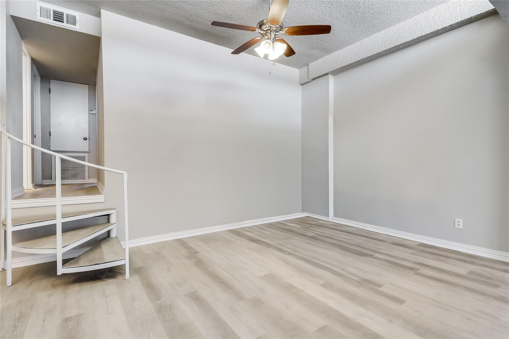 5918 Lago Vista Way #d33 Property Photo 11