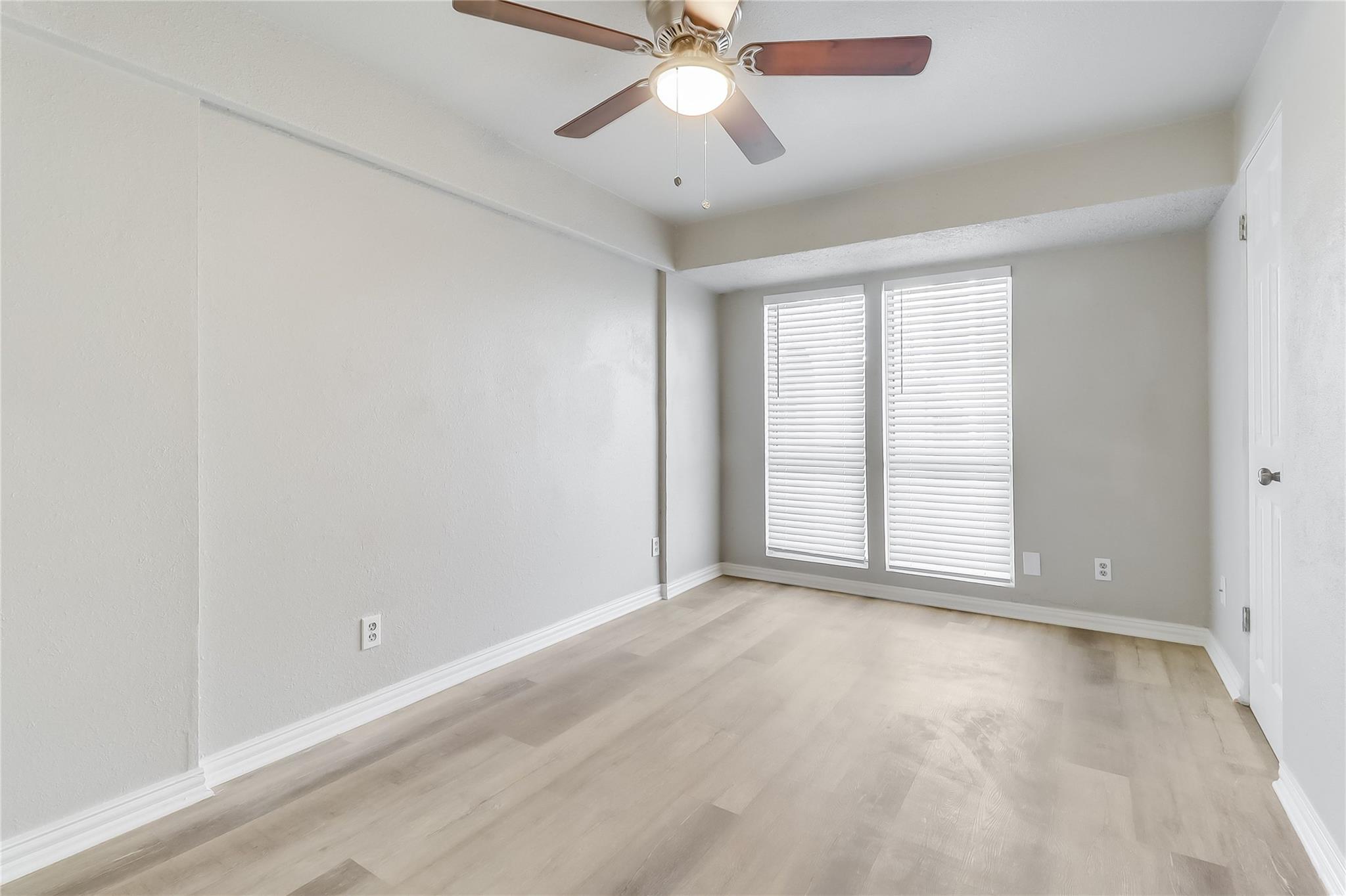 5918 Lago Vista Way #d33 Property Photo 18