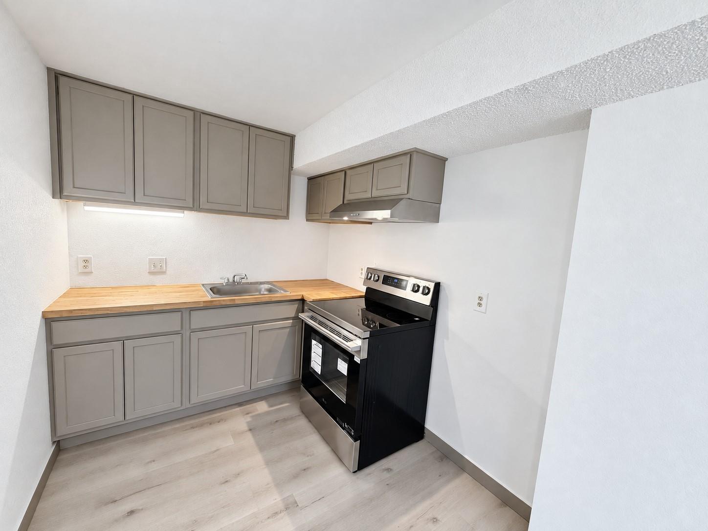 5918 Lago Vista Way #d33 Property Photo 26