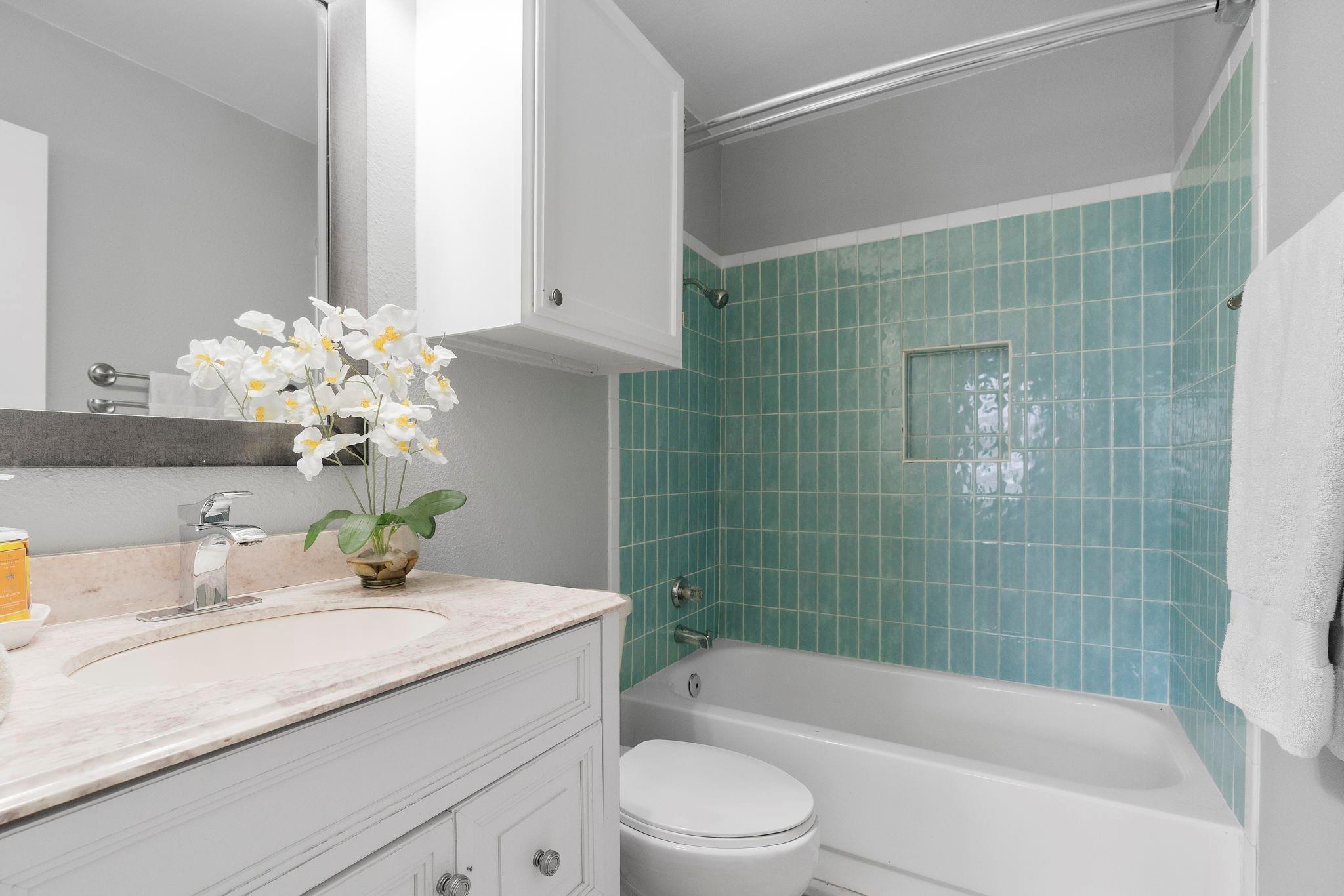 2215 Post Rd 1028 Property Photo 5