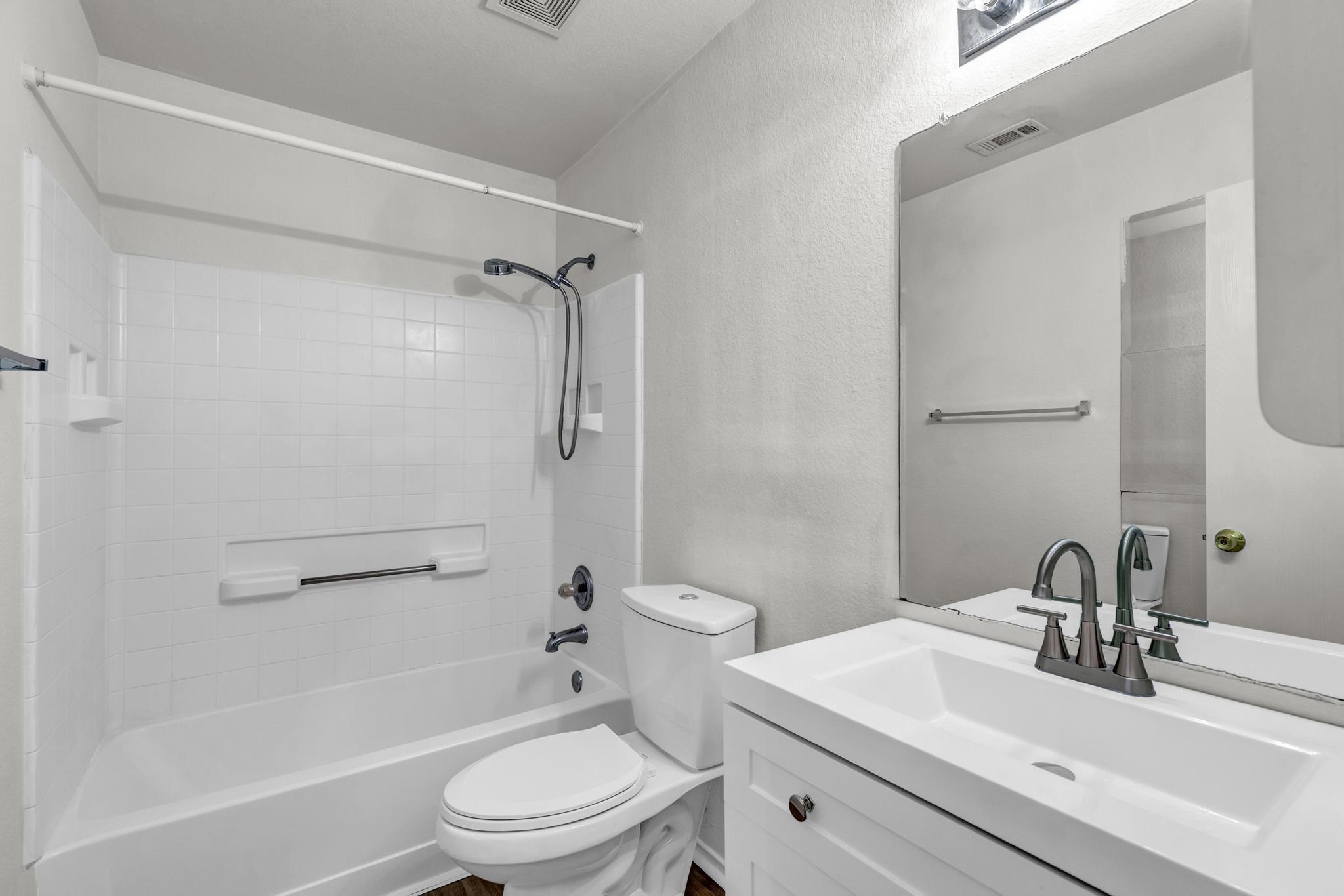609 Golden Gate Dr Property Photo 12