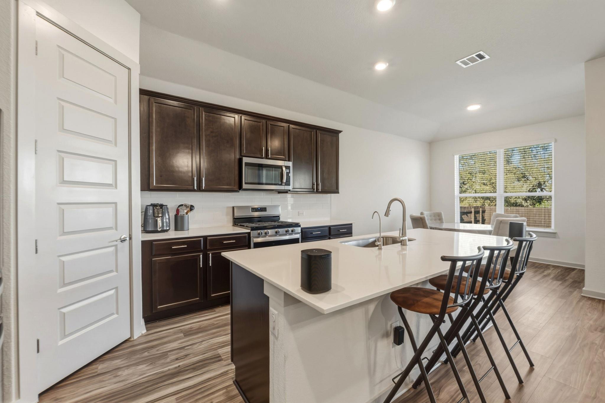 1640 Flying Horseshoe Bnd Property Photo 7