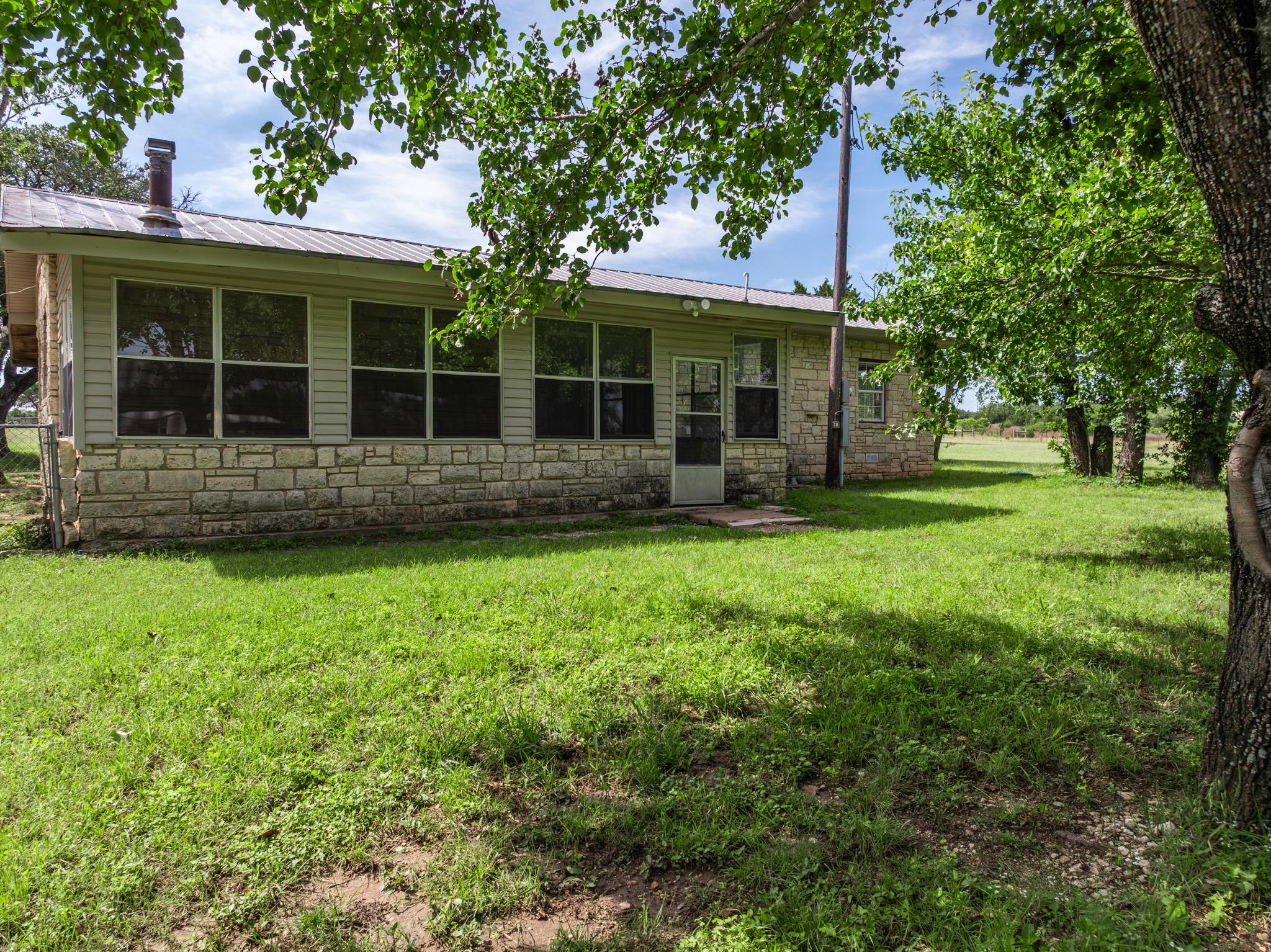 199 Apache Springs Rd Property Photo 1