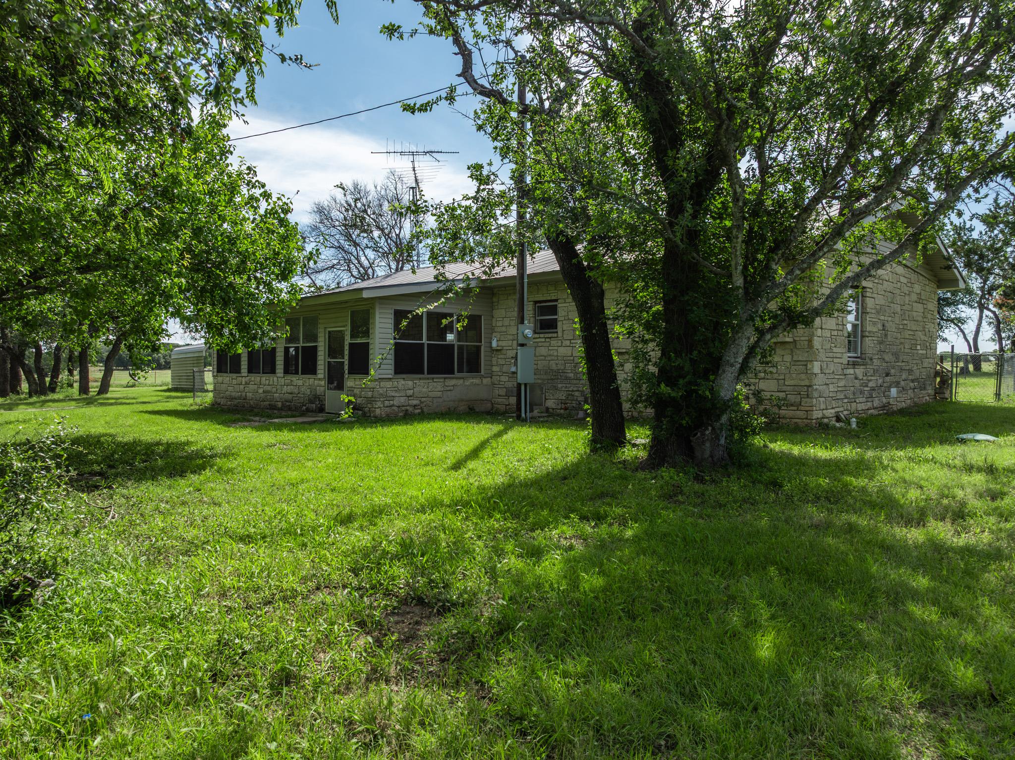 199 Apache Springs Rd Property Photo 29