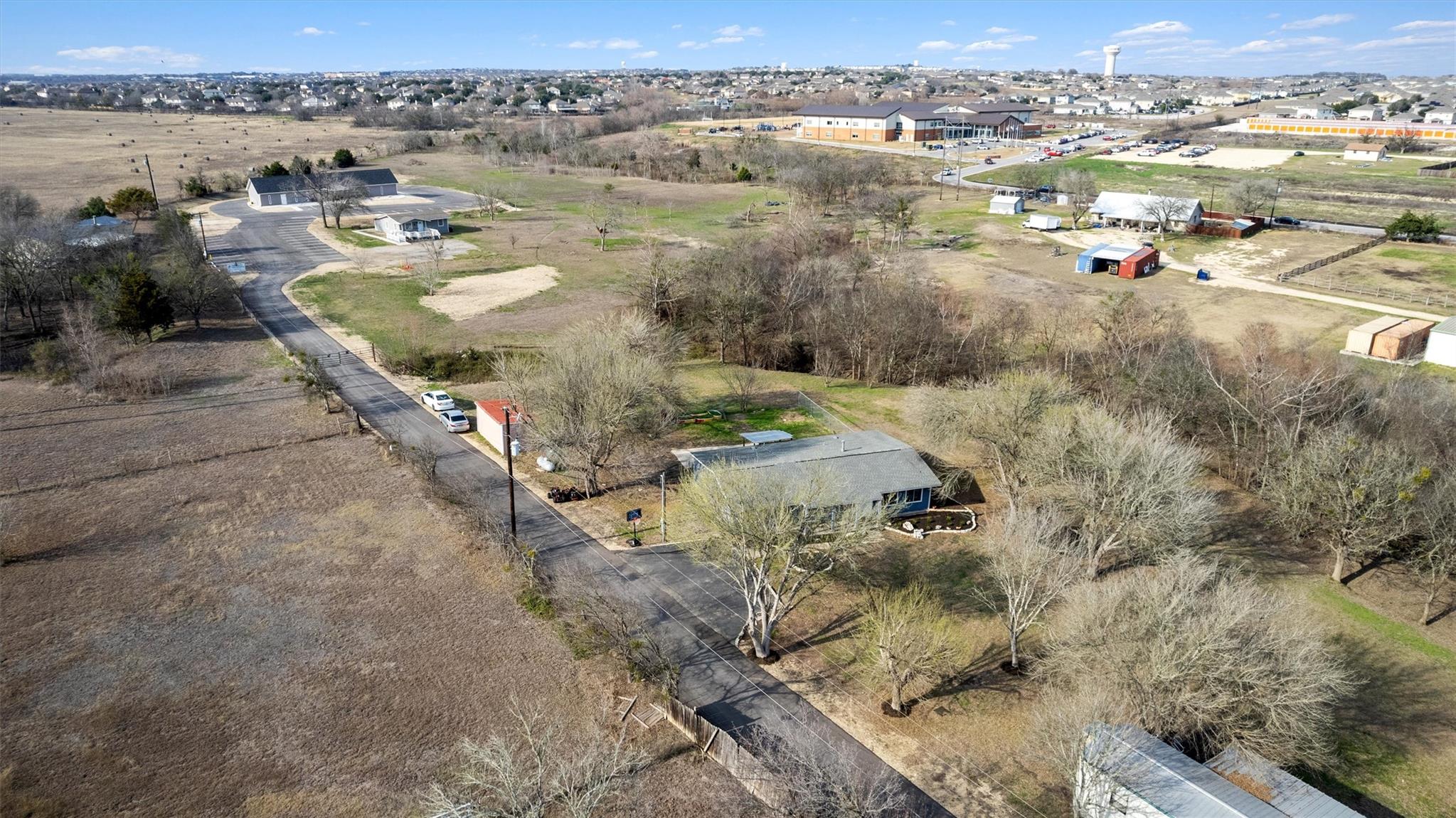 2203 Windy Hill Rd Property Photo 4