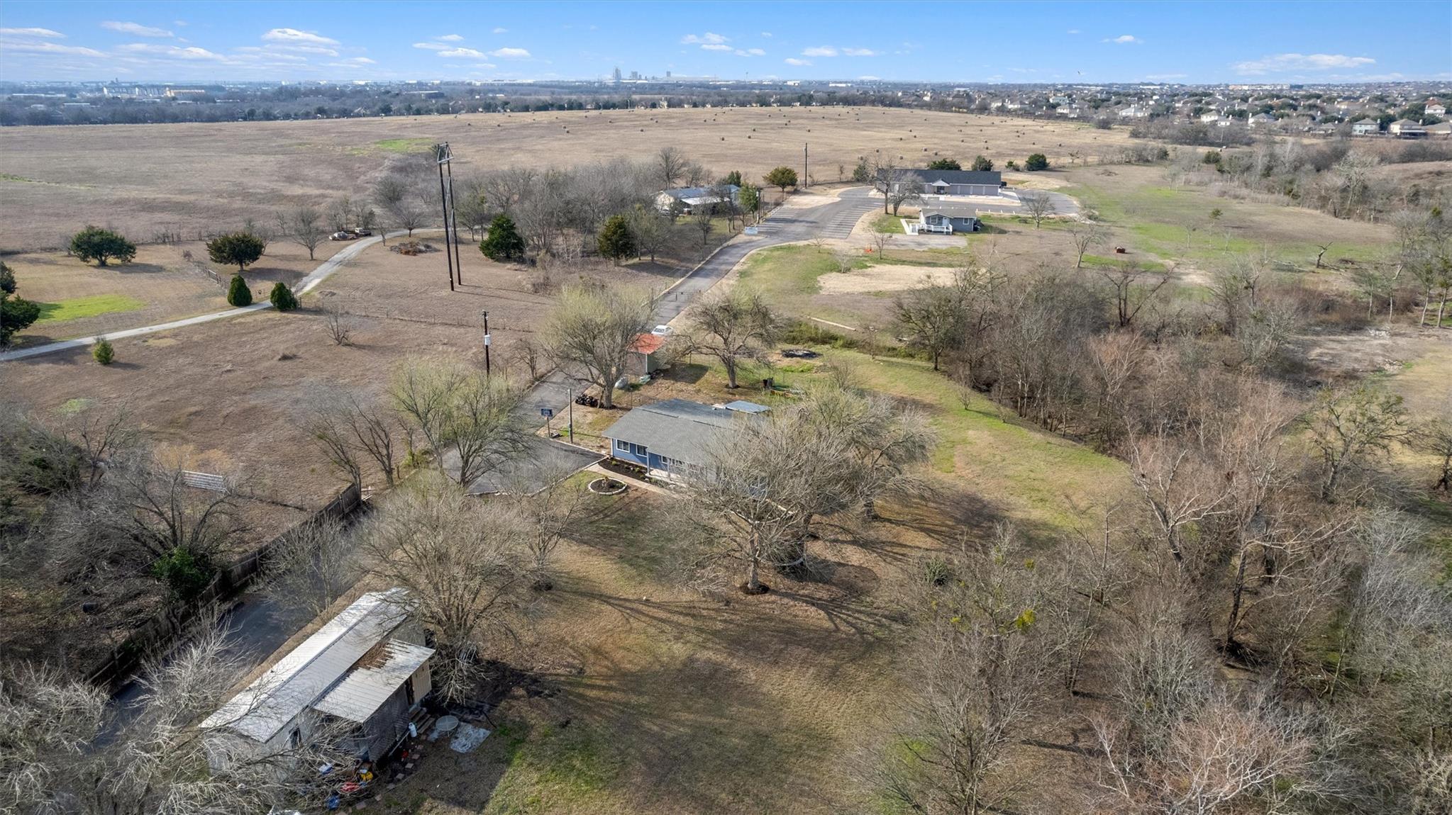 2203 Windy Hill Rd Property Photo 6