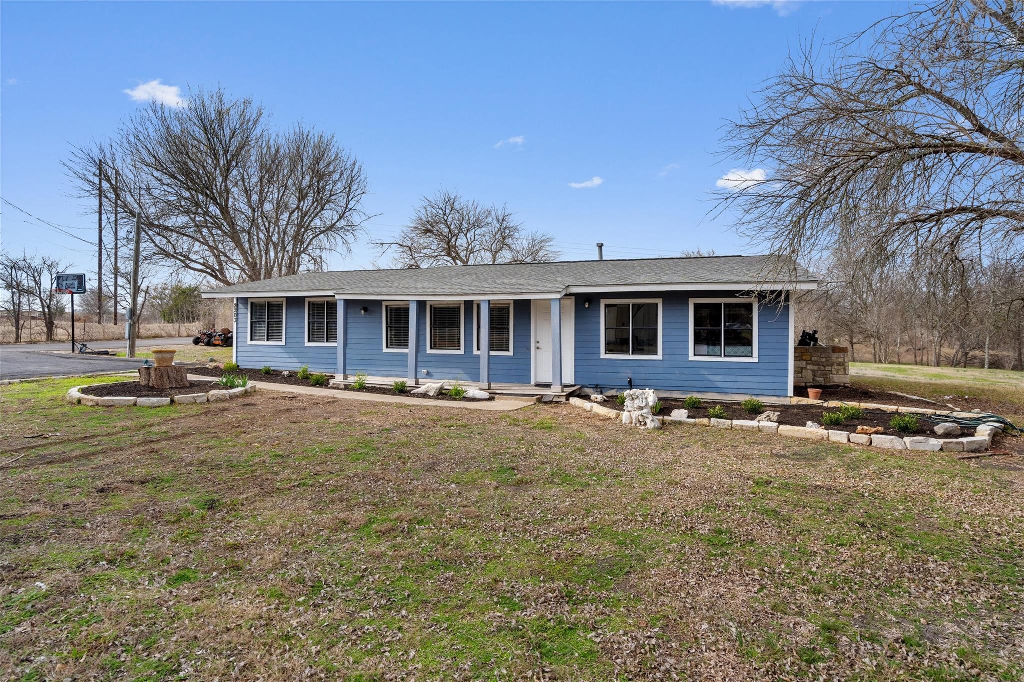 2203 Windy Hill Rd Property Photo 7