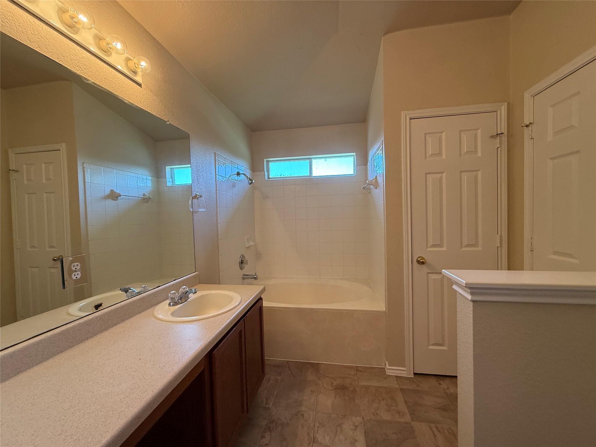 228 Altamont St Property Photo 9