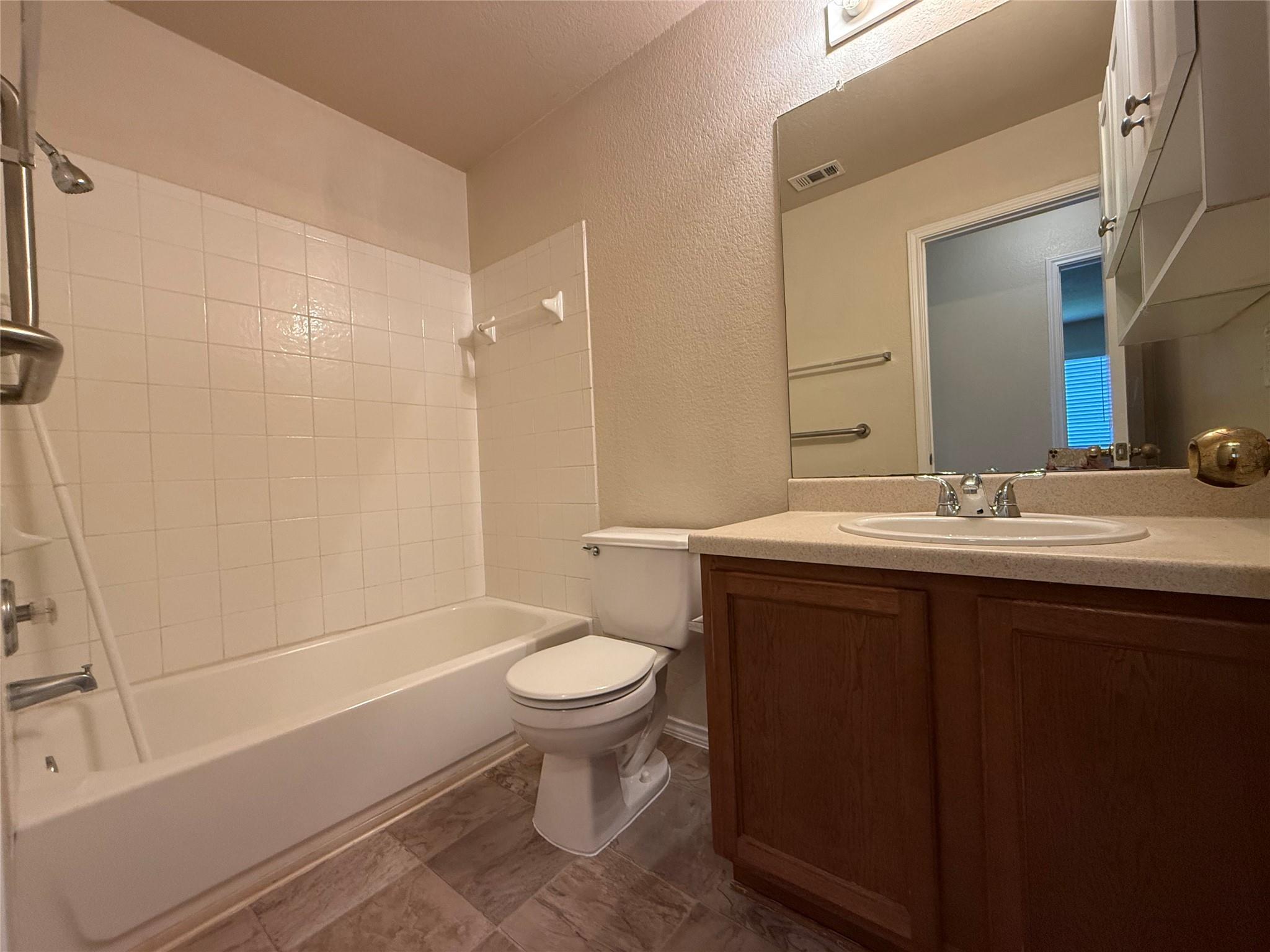 228 Altamont St Property Photo 11