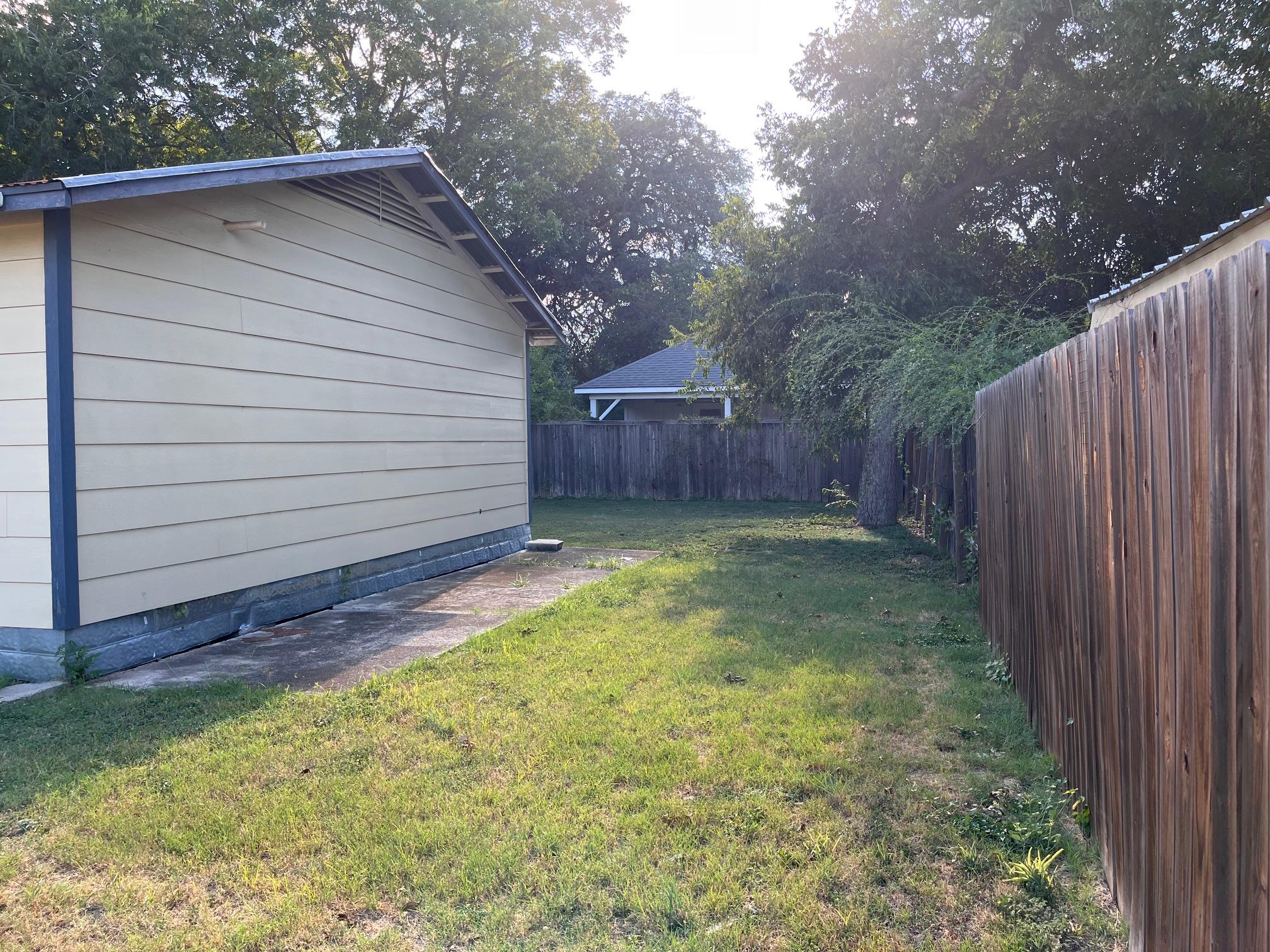 115 Guadalupe St Property Photo 5