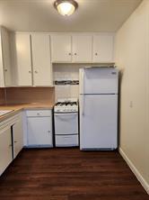 1212 W 13th St #j Property Photo 5