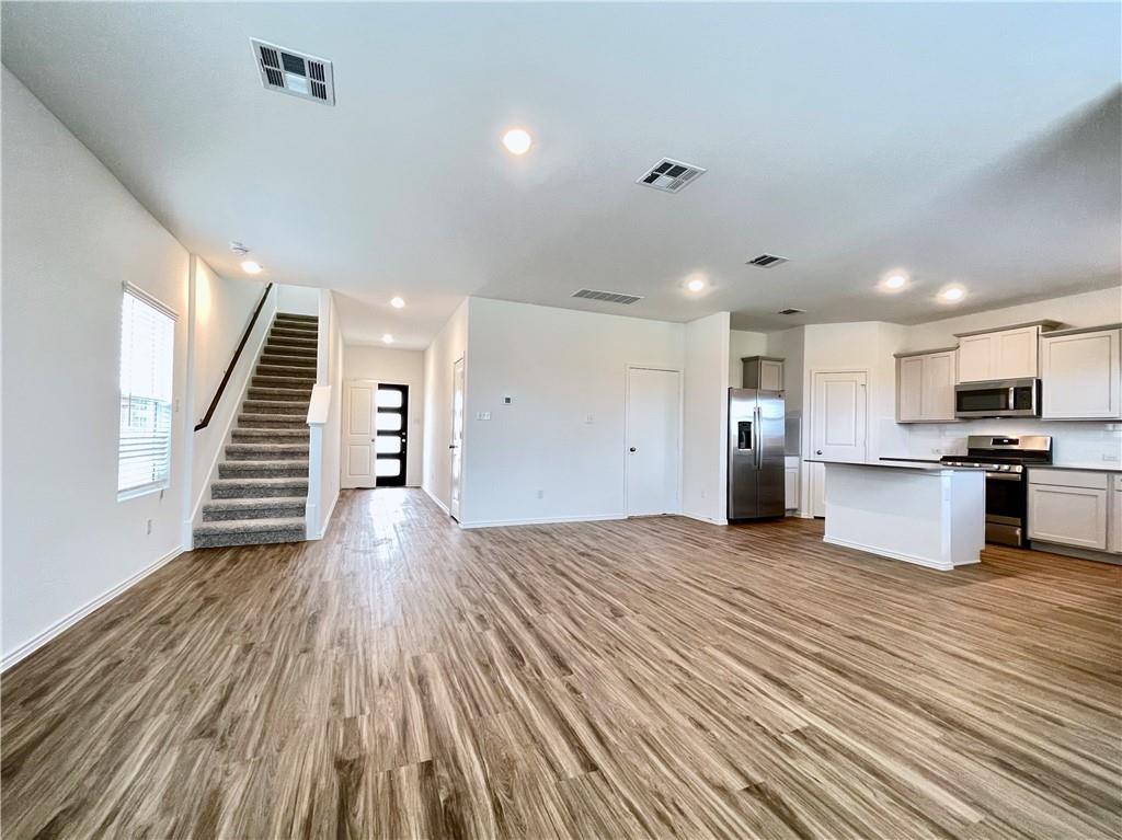 118 Canley Loop Property Photo 4
