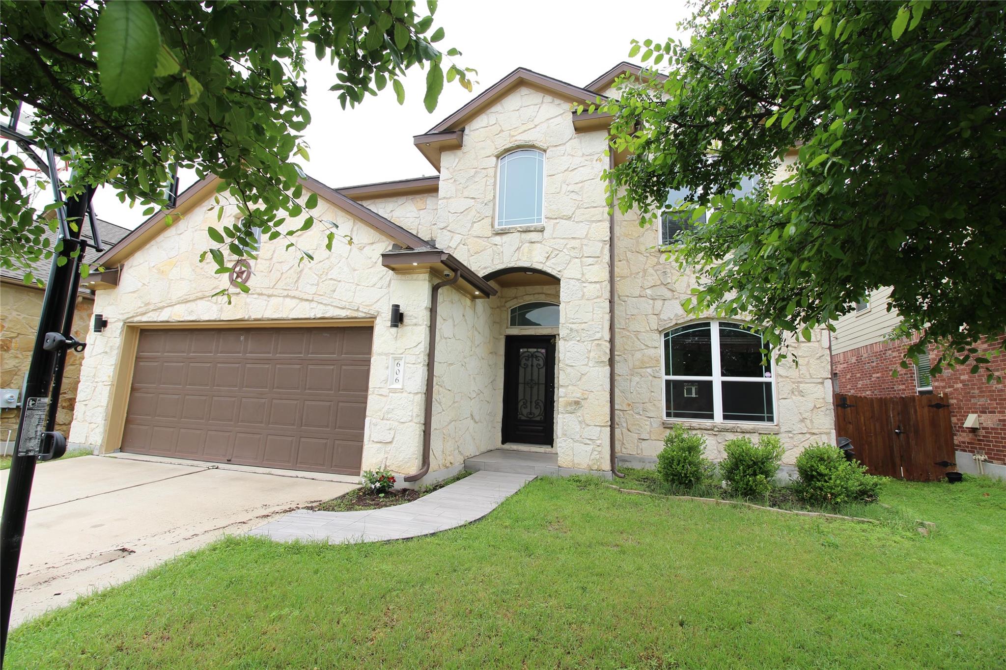 606 Spanish Mustang Dr Property Photo 1