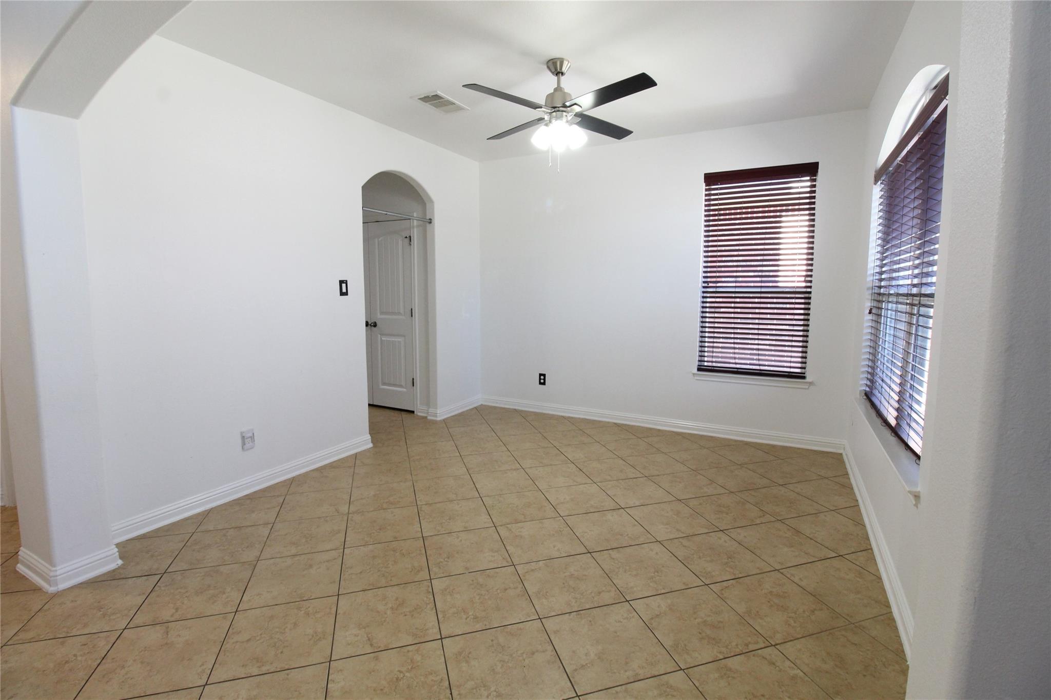 606 Spanish Mustang Dr Property Photo 3