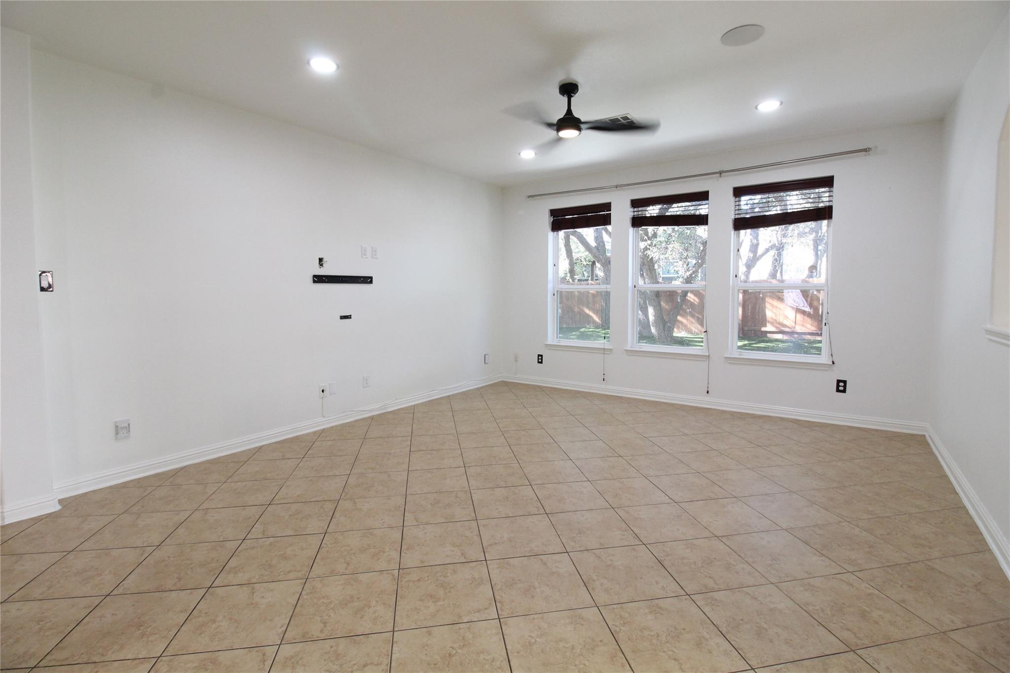 606 Spanish Mustang Dr Property Photo 6