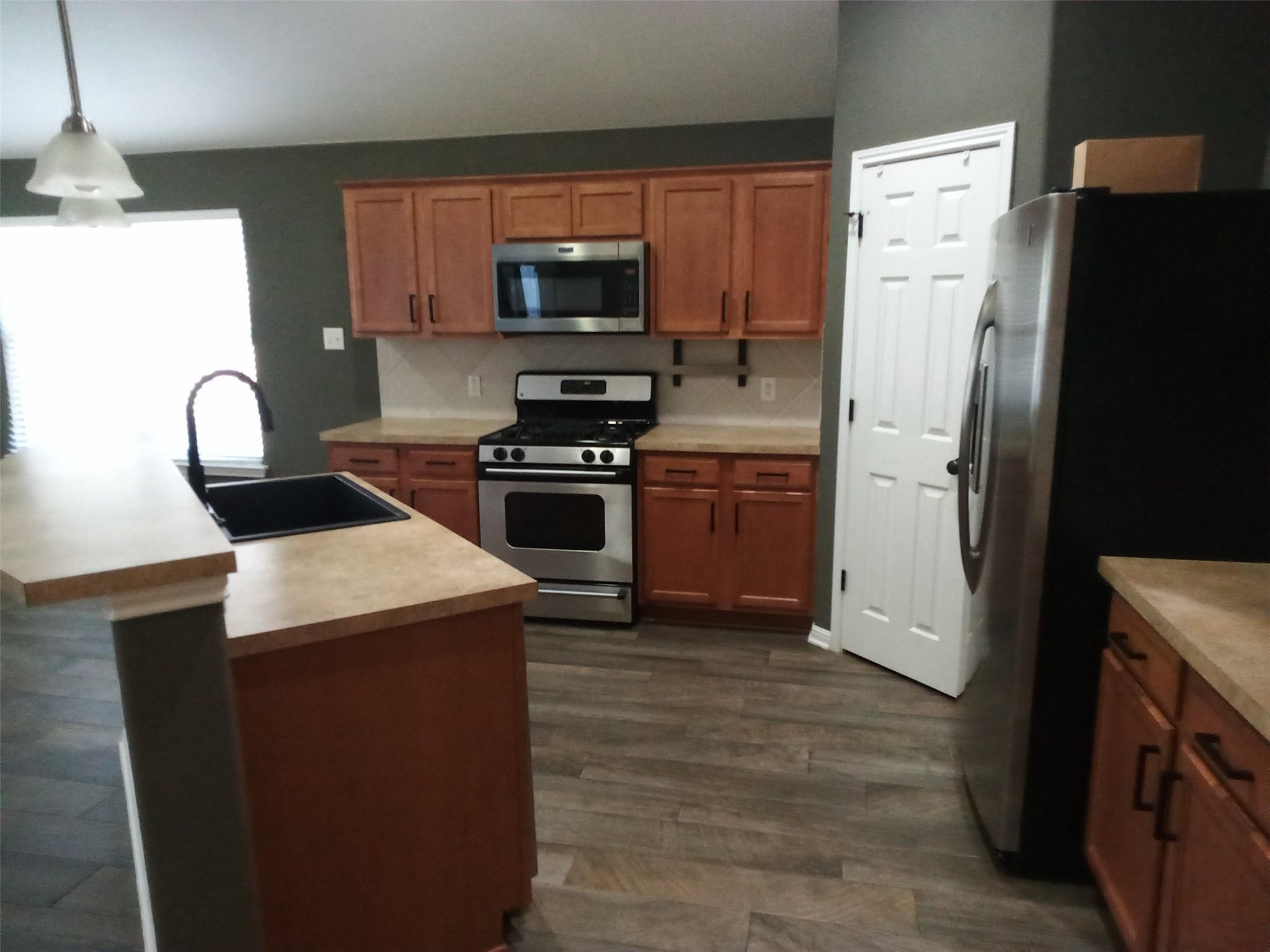 2412 Tumbling River Dr Property Photo 5