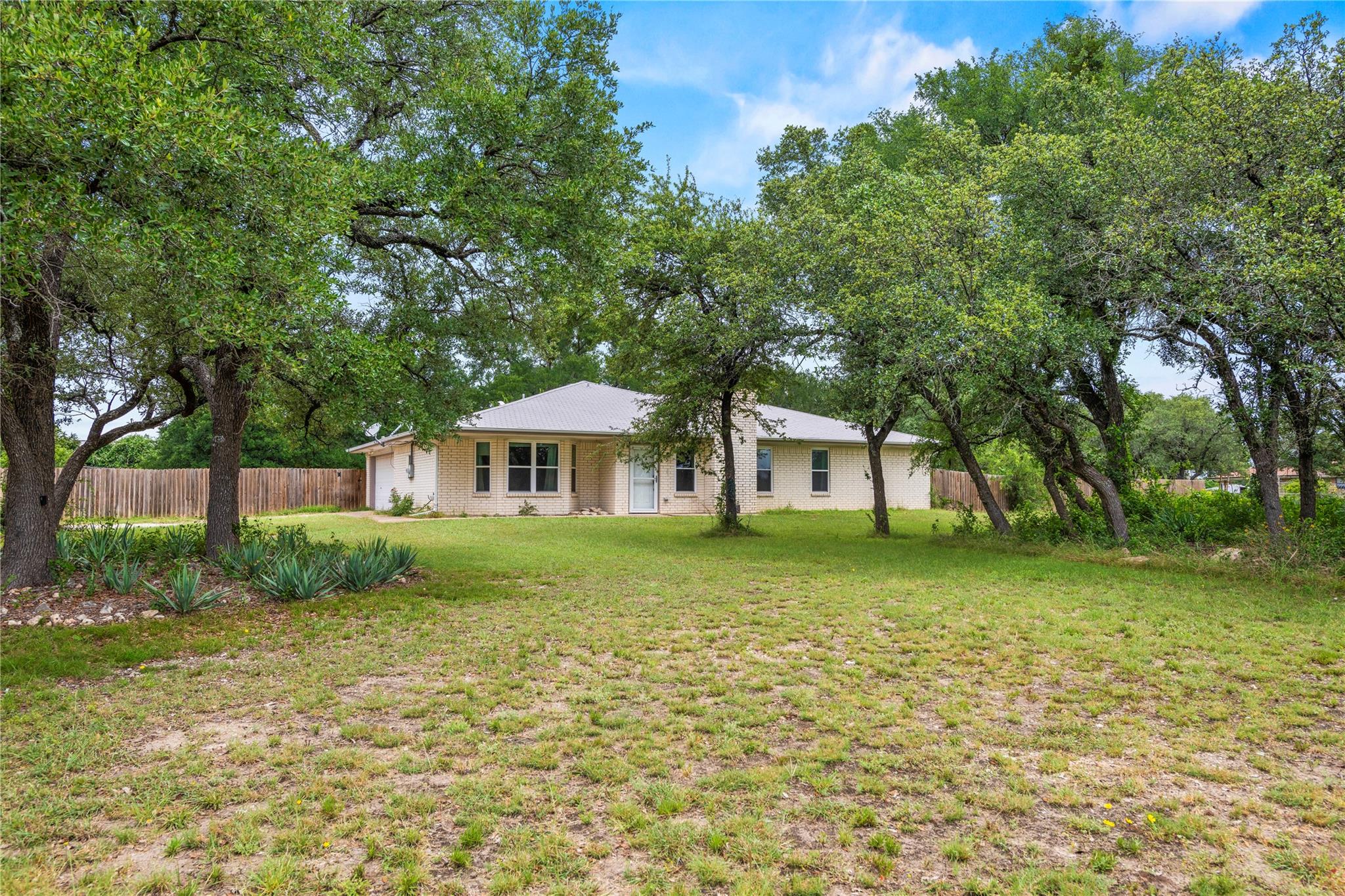 8827 E Highway 190 None E Property Photo 1