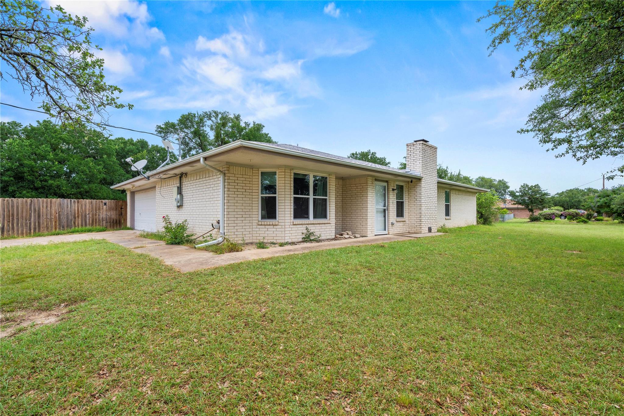 8827 E Highway 190 None E Property Photo 2