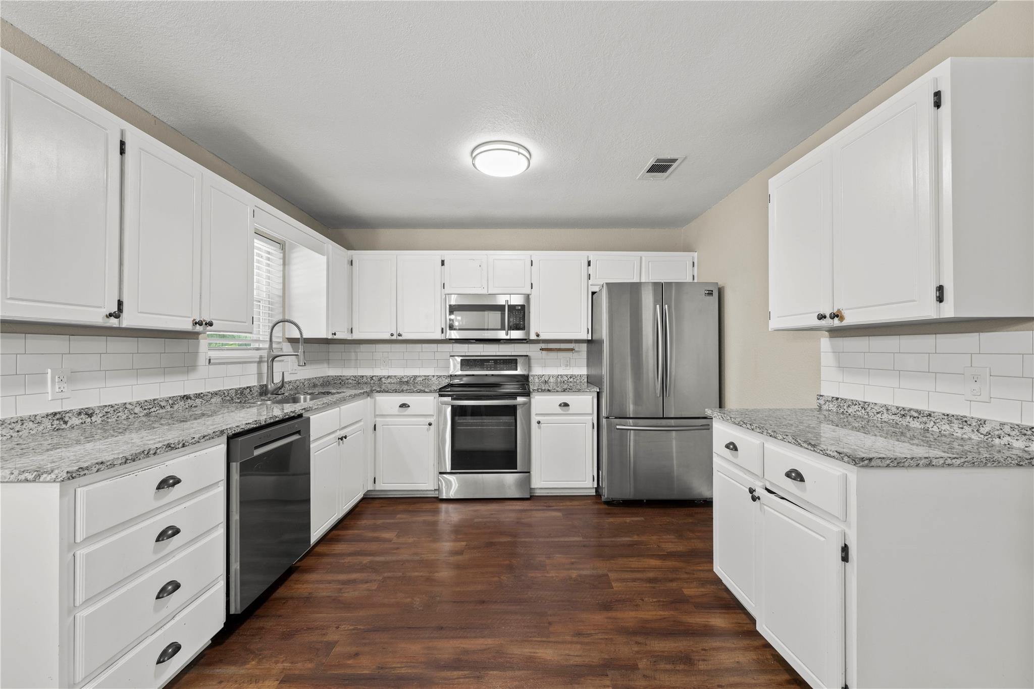 8827 E Highway 190 None E Property Photo 25