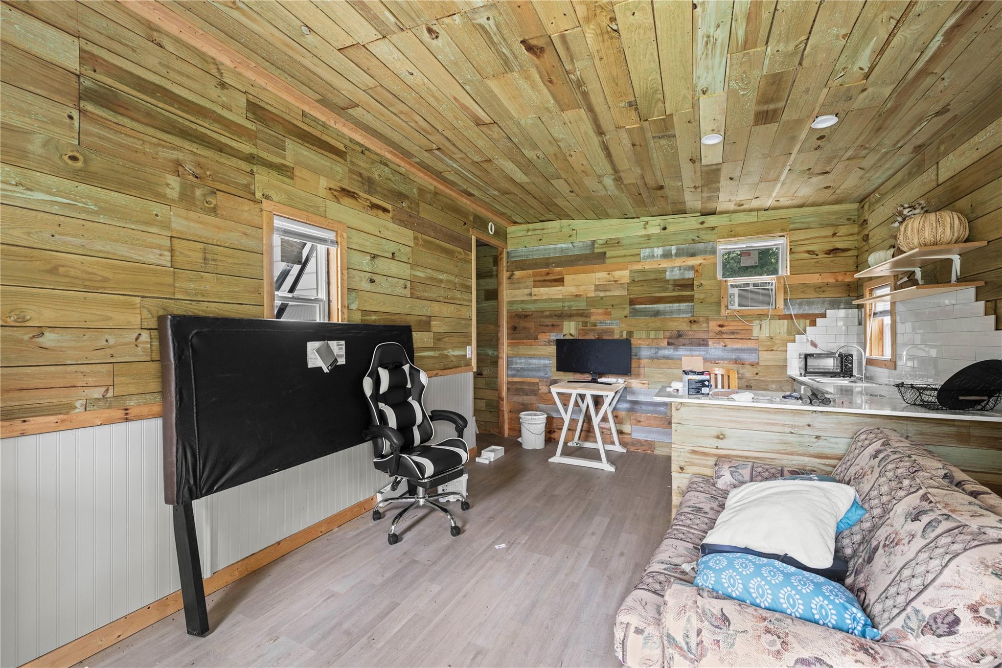8827 E Highway 190 None E Property Photo 31