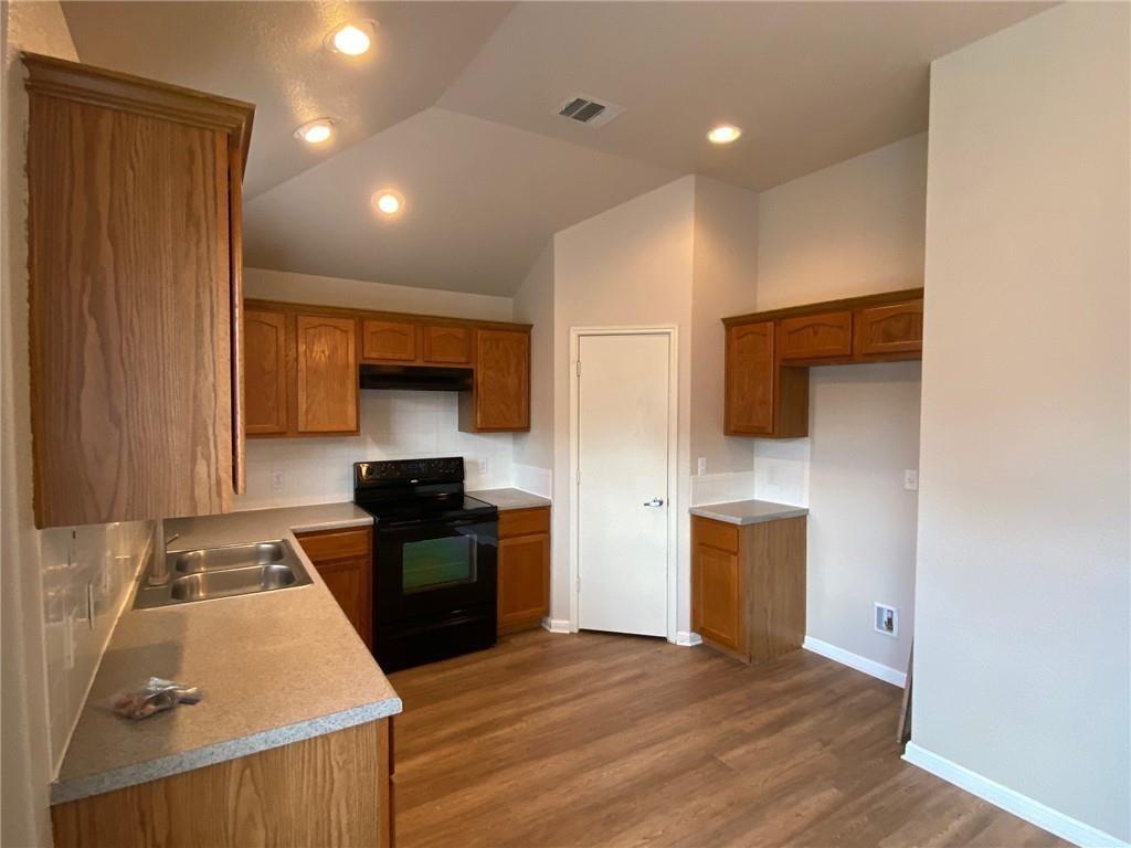 19100 Keeli Ln Property Photo 6