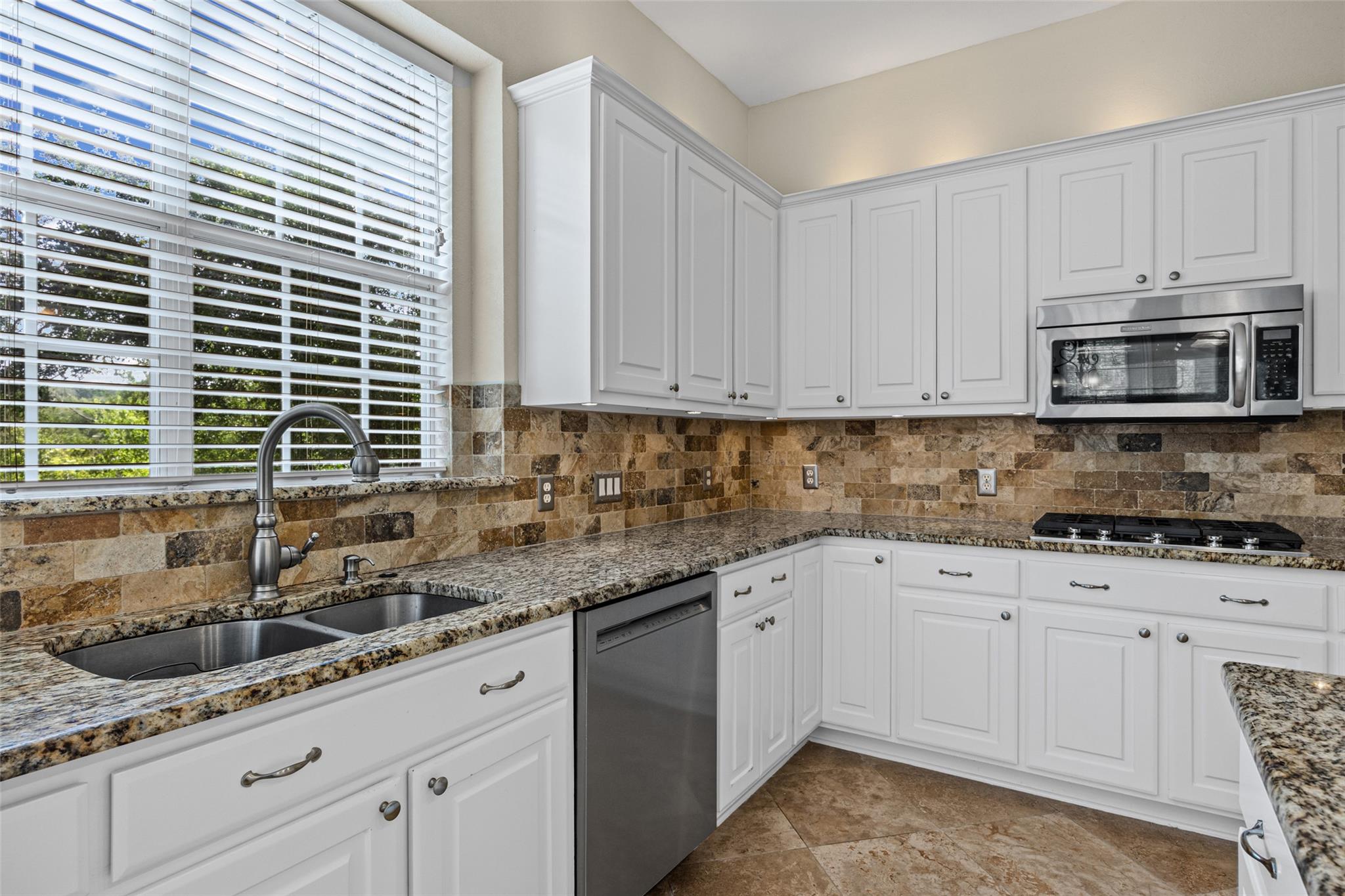 10648 Bramblecrest Dr Property Photo 8