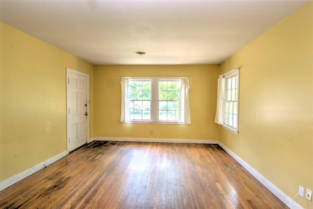 1004 E 38 1/2 St Property Photo 2