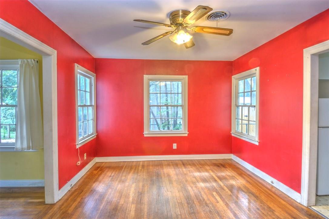 1004 E 38 1/2 St Property Photo 5